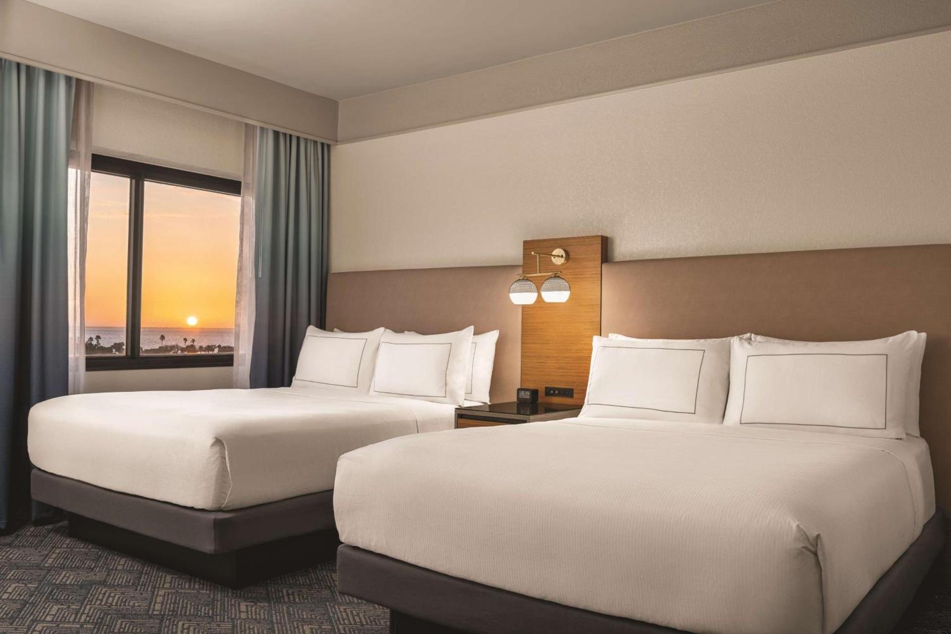 DoubleTree by Hilton Tampa Rocky Point Waterfront photo 30