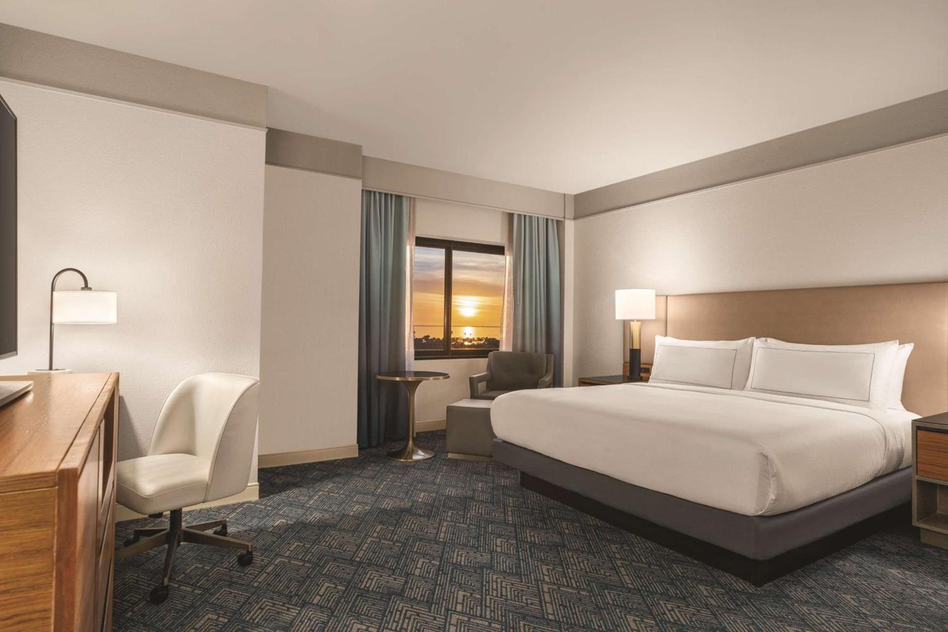 DoubleTree by Hilton Tampa Rocky Point Waterfront photo 37