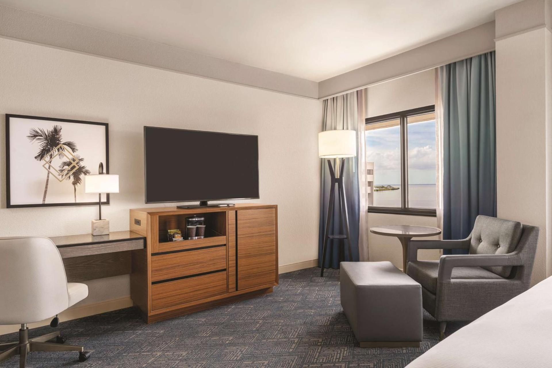 DoubleTree by Hilton Tampa Rocky Point Waterfront photo 42