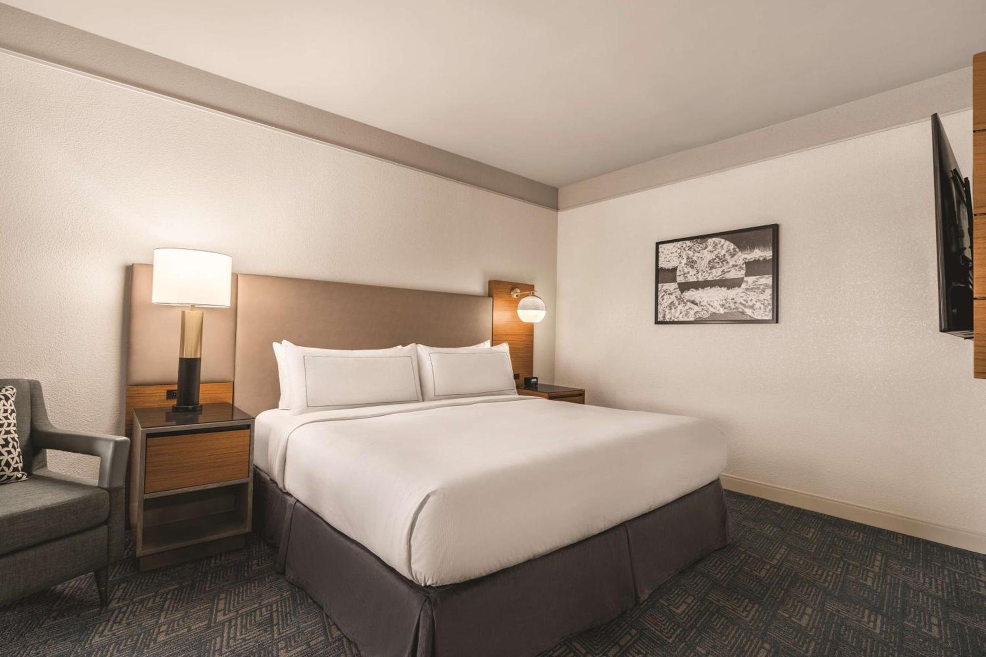 DoubleTree by Hilton Tampa Rocky Point Waterfront photo 45