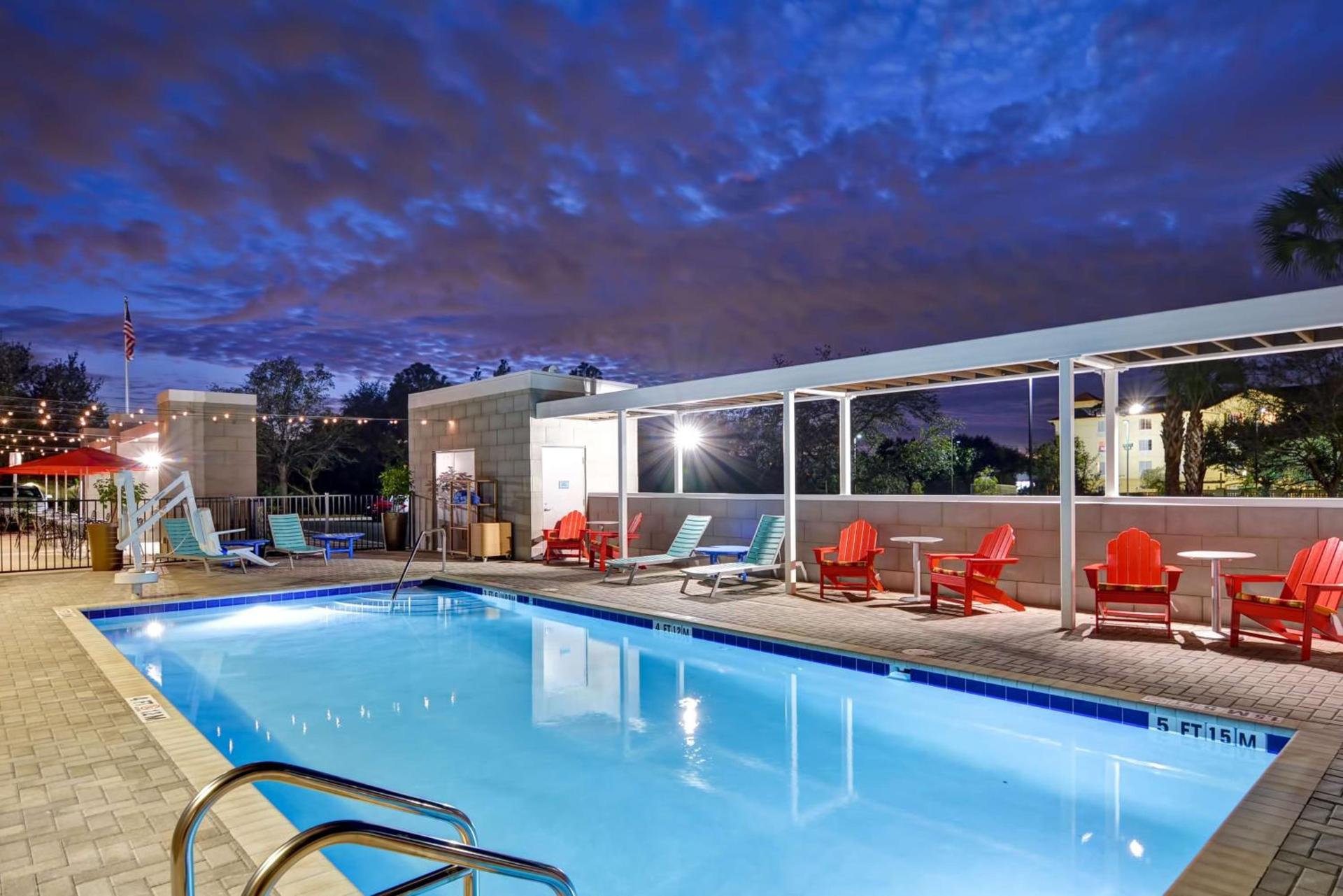 Home2 Suites By Hilton Tampa USF Near Busch Gardens photo 2