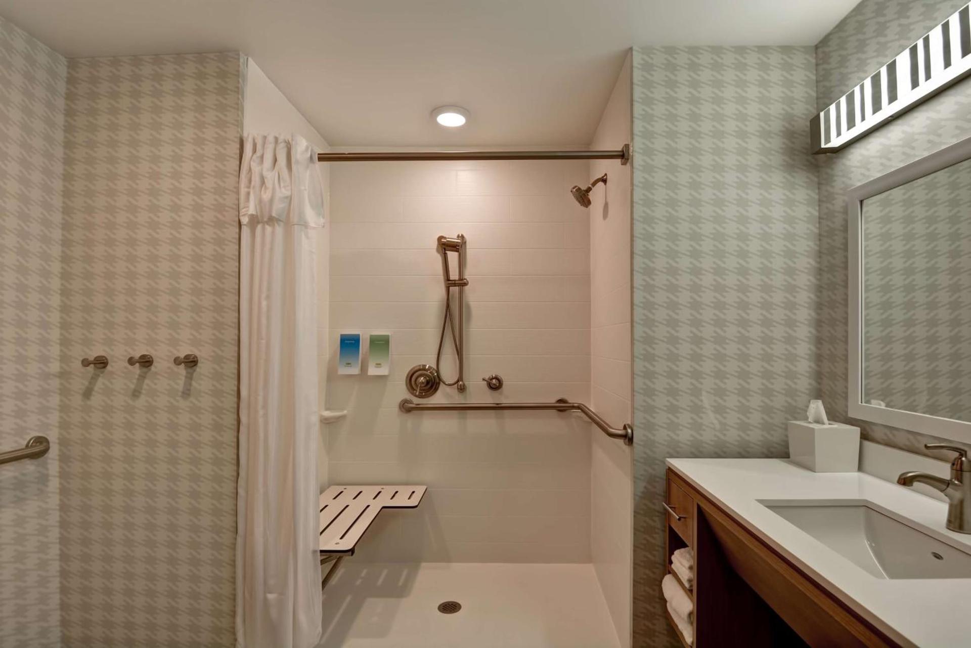 Home2 Suites By Hilton Tampa USF Near Busch Gardens photo 20
