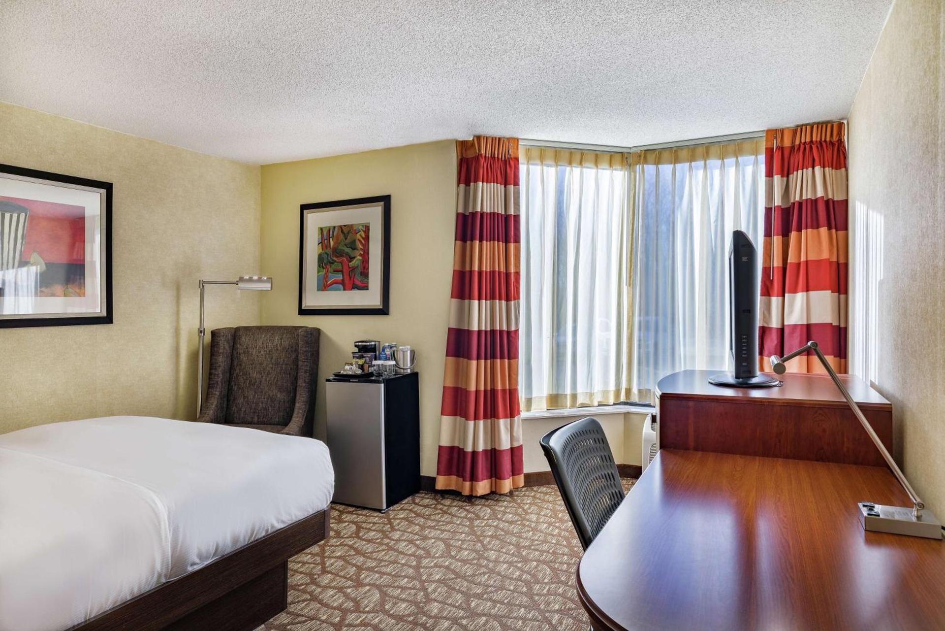 DoubleTree by Hilton Johnson City photo 17