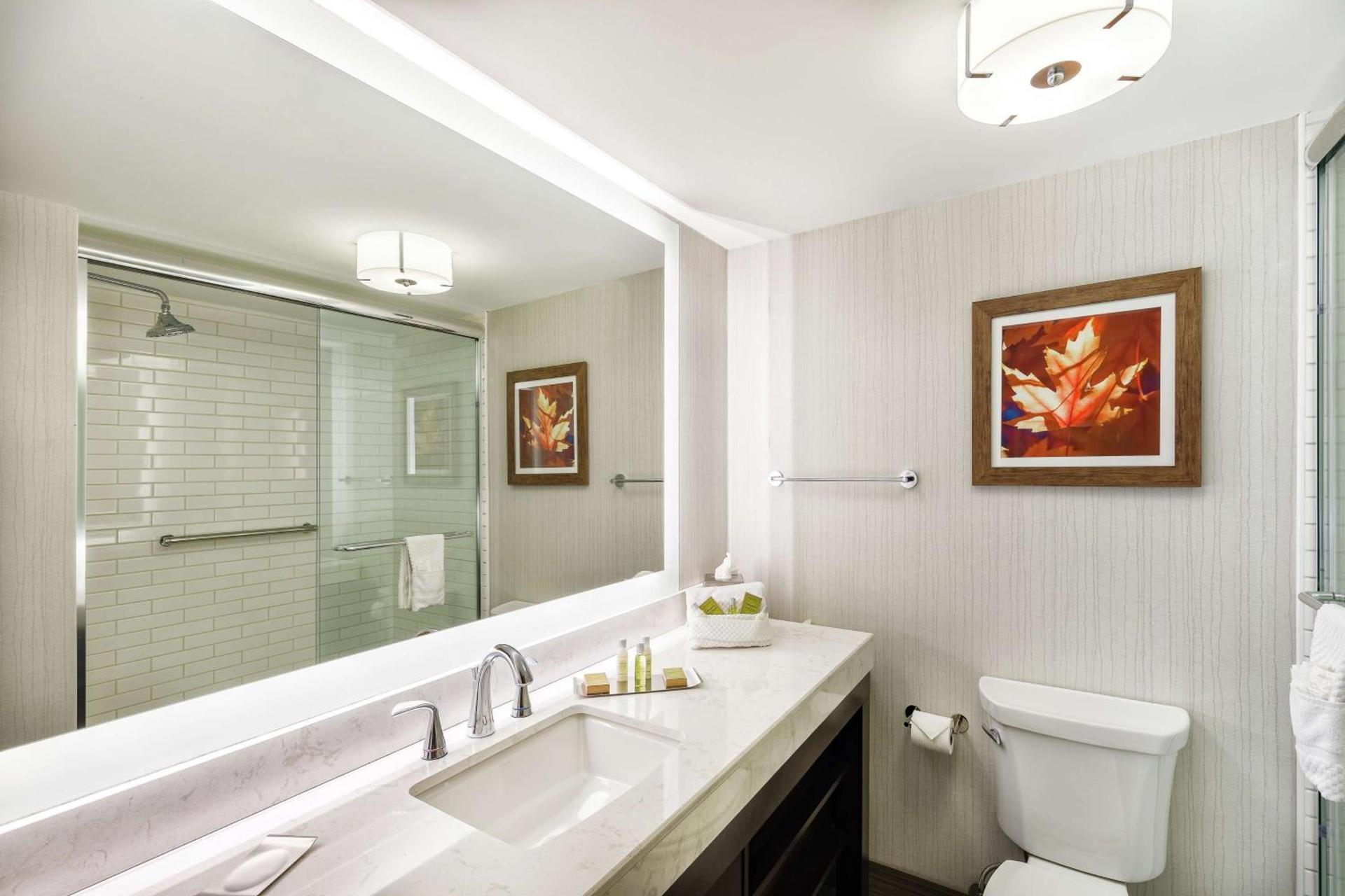 DoubleTree by Hilton Johnson City photo 19