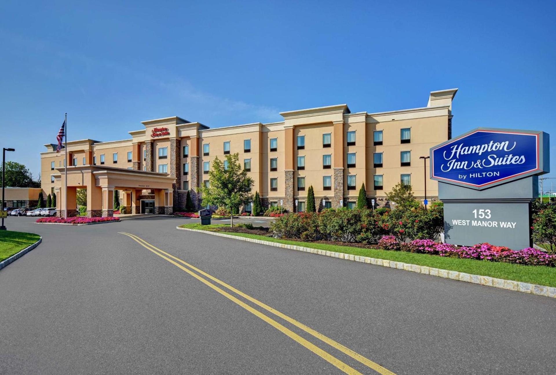 Hampton Inn and Suites Robbinsville photo 1