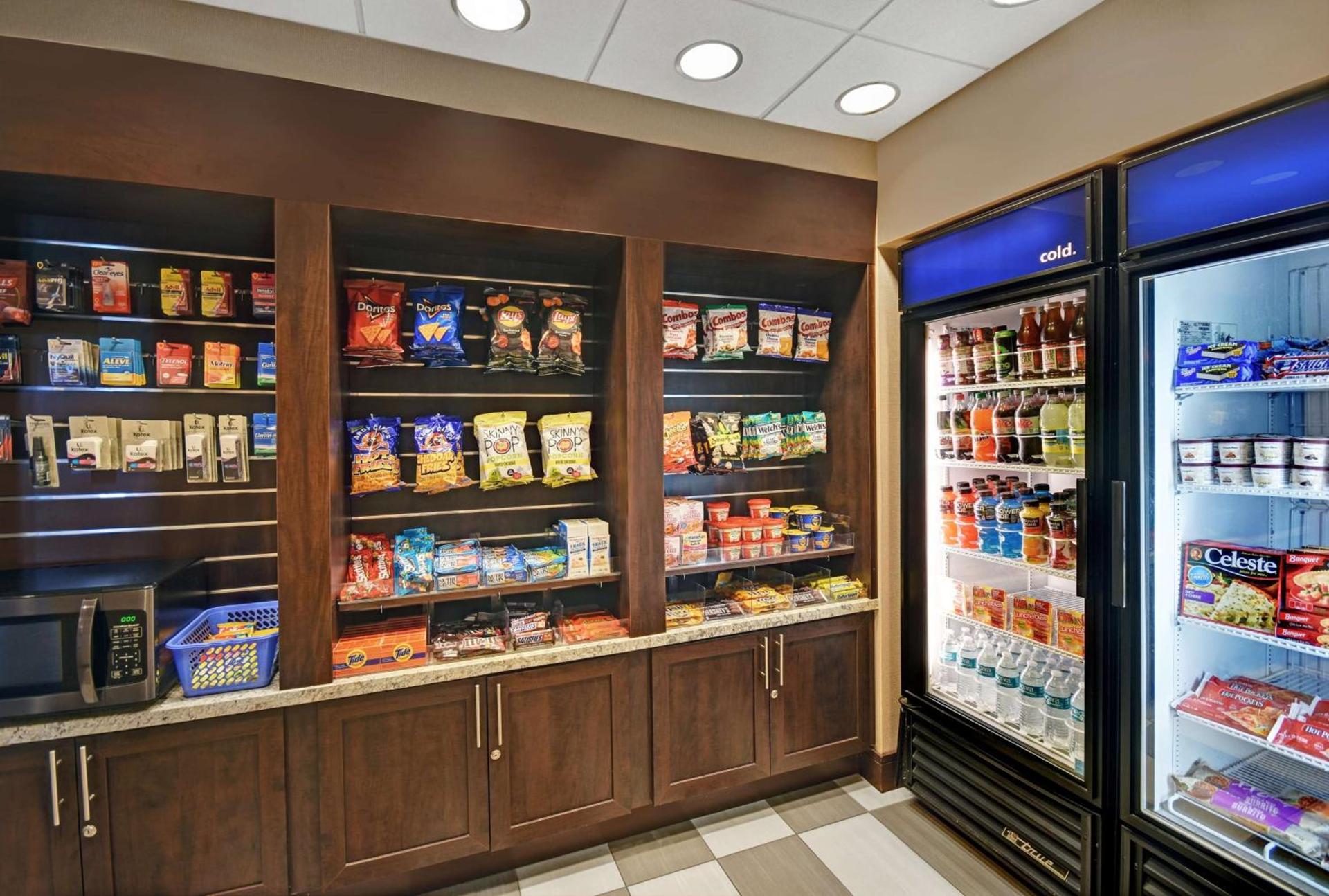 Hampton Inn and Suites Robbinsville photo 15