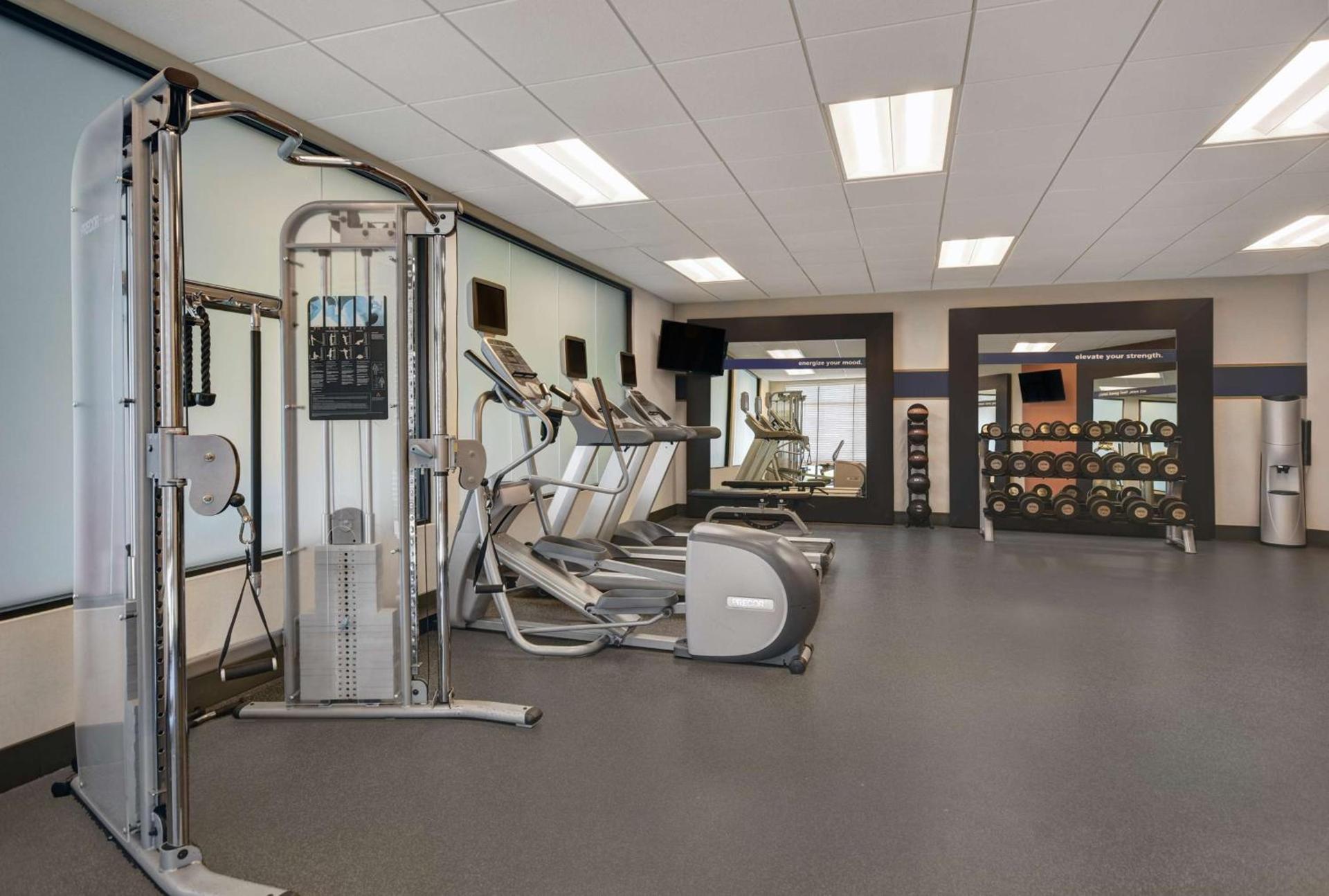 Hampton Inn and Suites Robbinsville photo 16