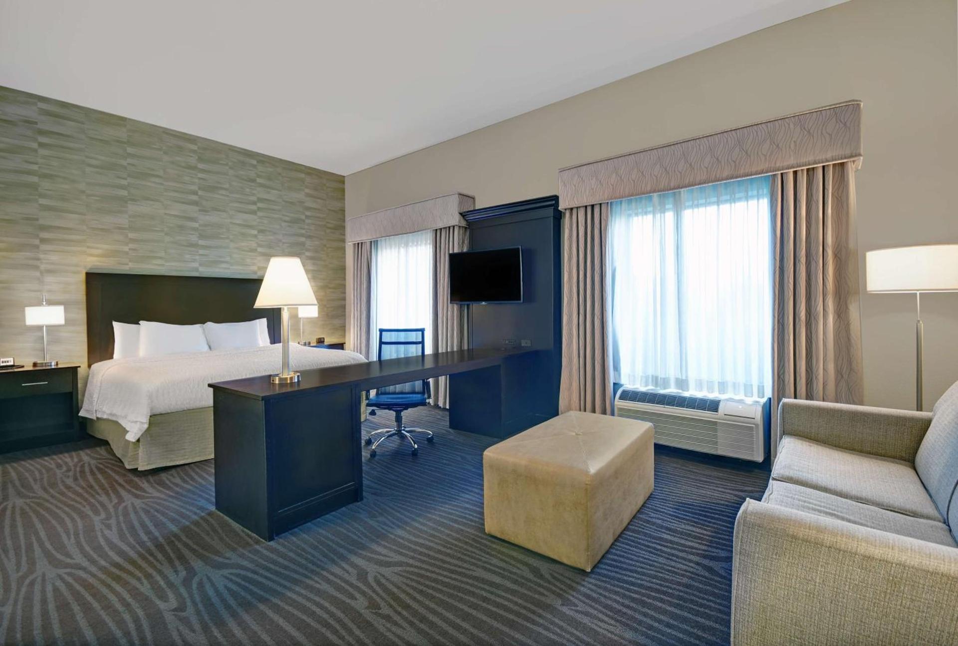 Hampton Inn and Suites Robbinsville photo 25