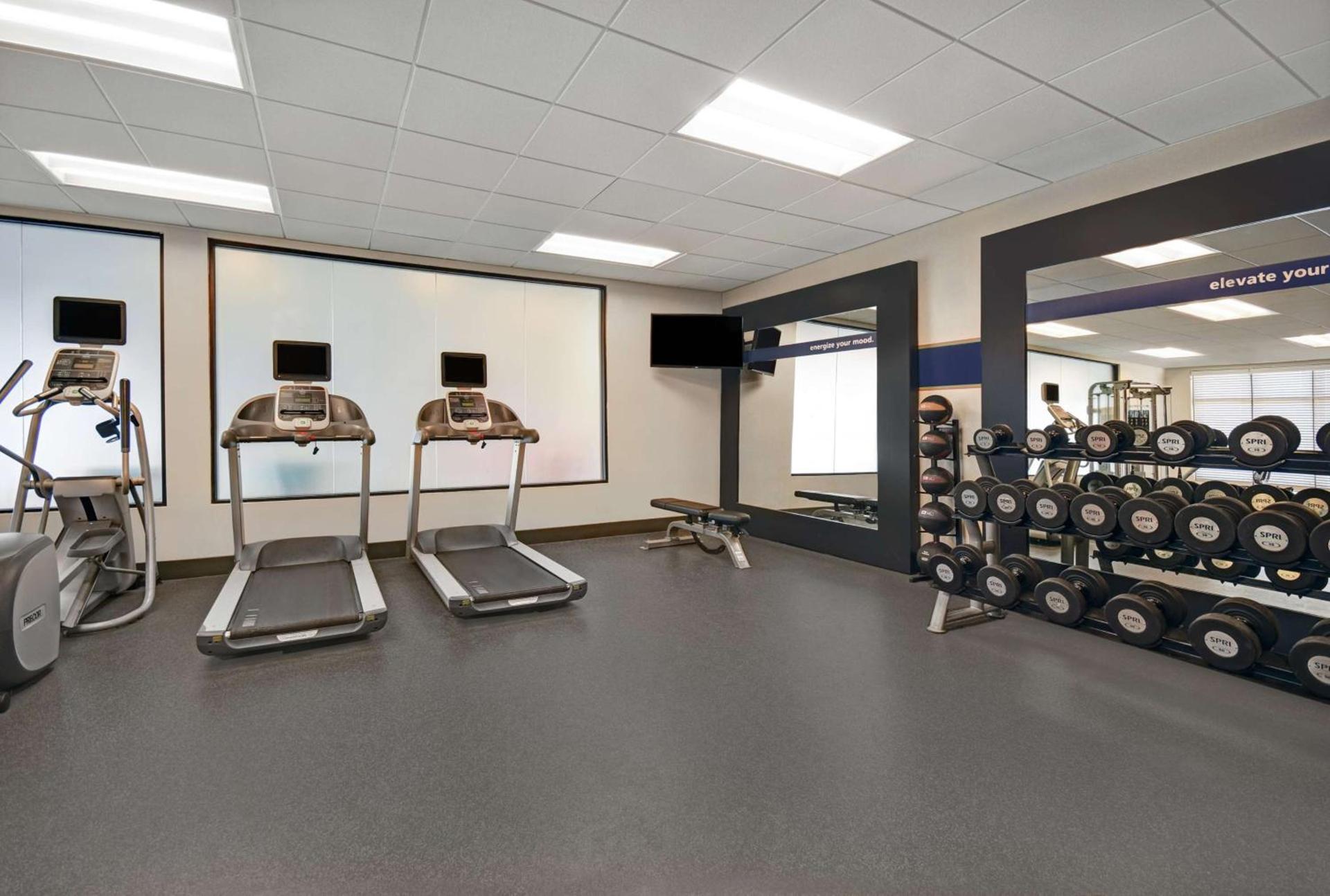 Hampton Inn and Suites Robbinsville photo 17
