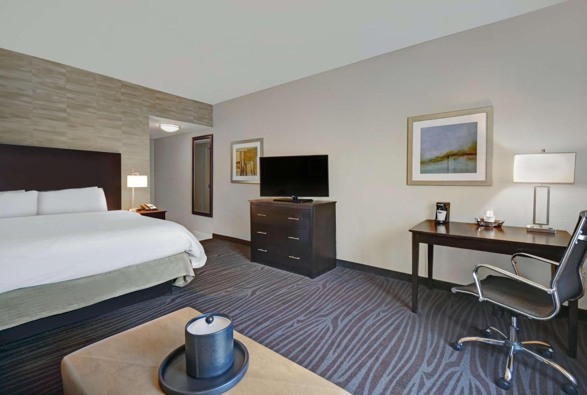 Hampton Inn and Suites Robbinsville photo 27