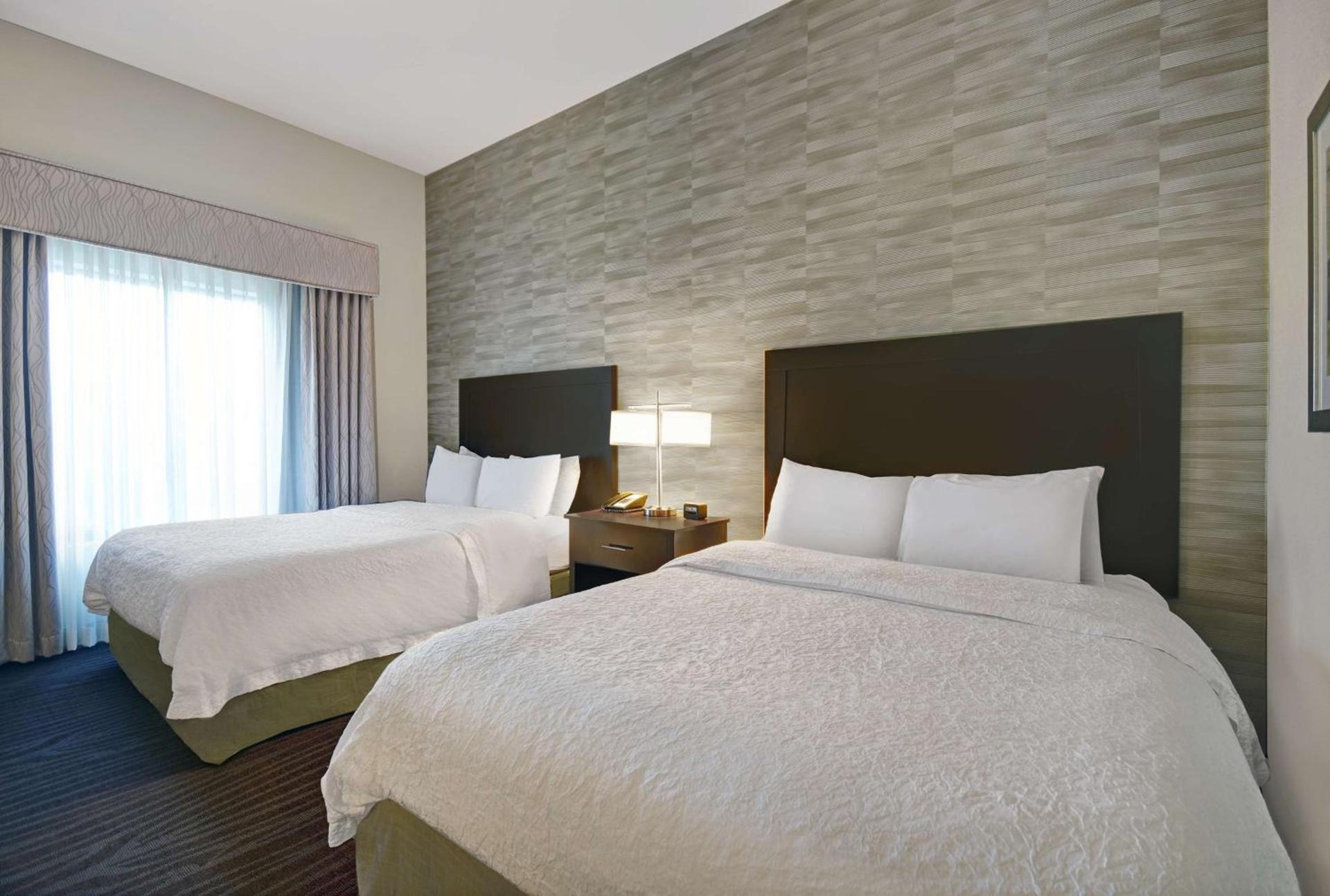 Hampton Inn and Suites Robbinsville photo 28