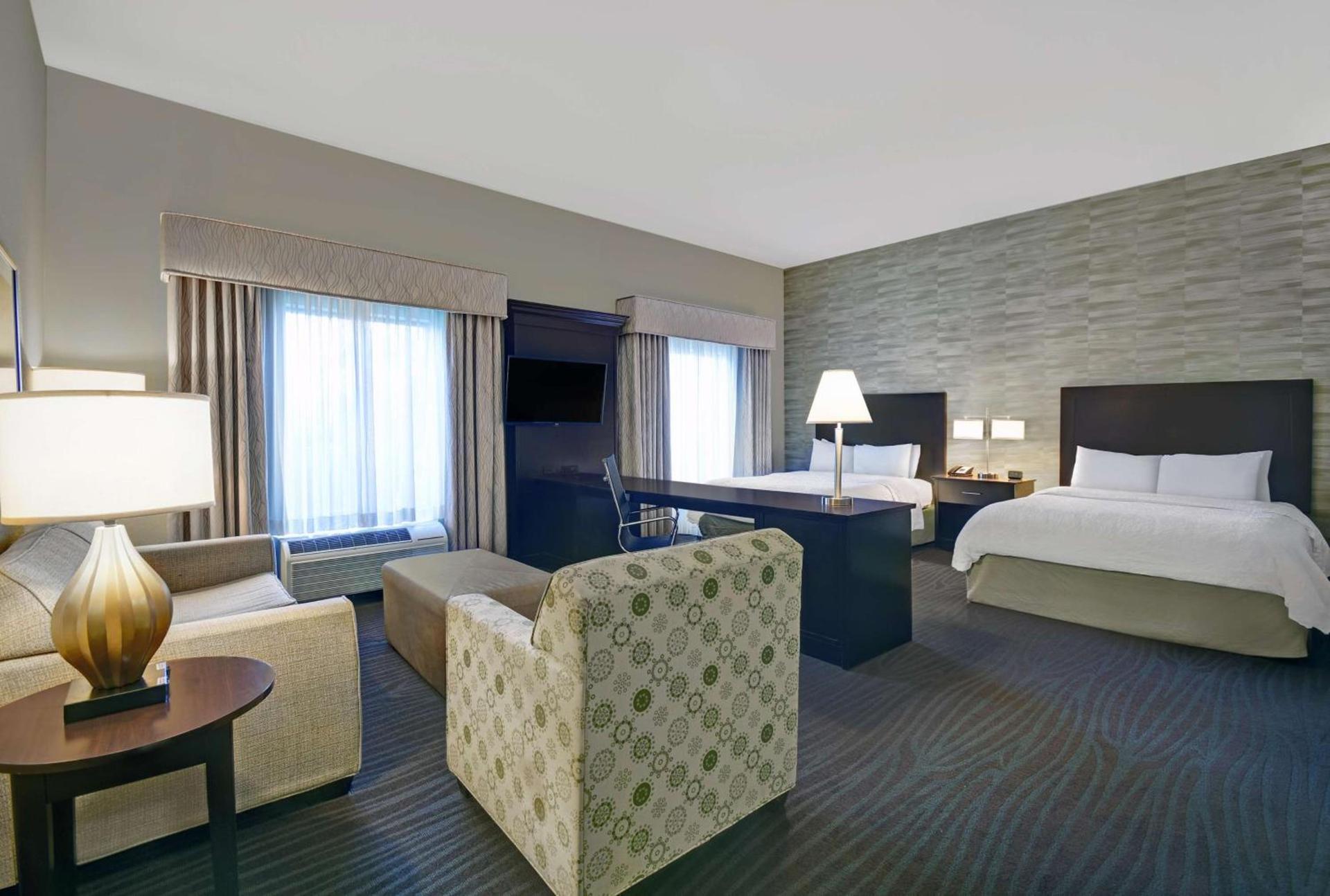 Hampton Inn and Suites Robbinsville photo 29