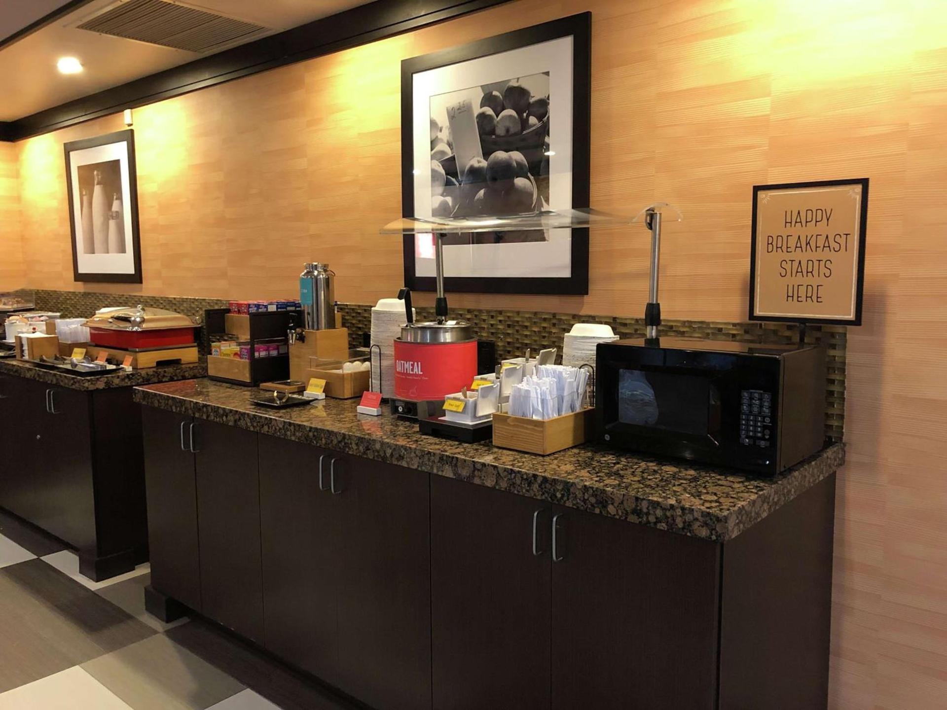 Hampton Inn and Suites Tulsa Central photo 10