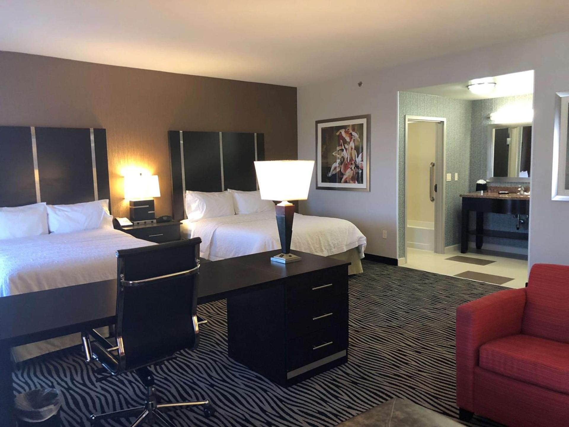 Hampton Inn and Suites Tulsa Central photo 32