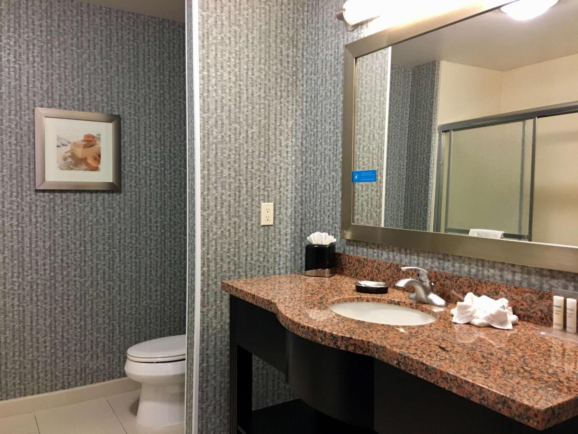 Hampton Inn and Suites Tulsa Central photo 16