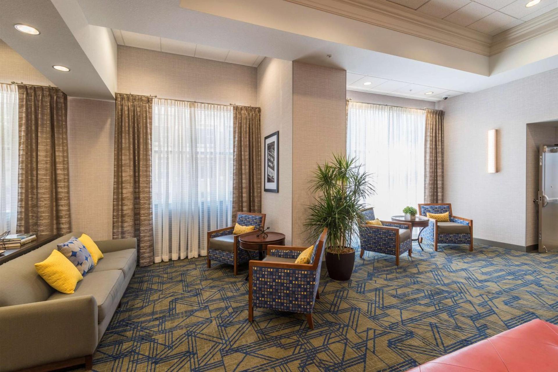 Hampton Inn & Suites Tulsa Downtown, Ok photo 4