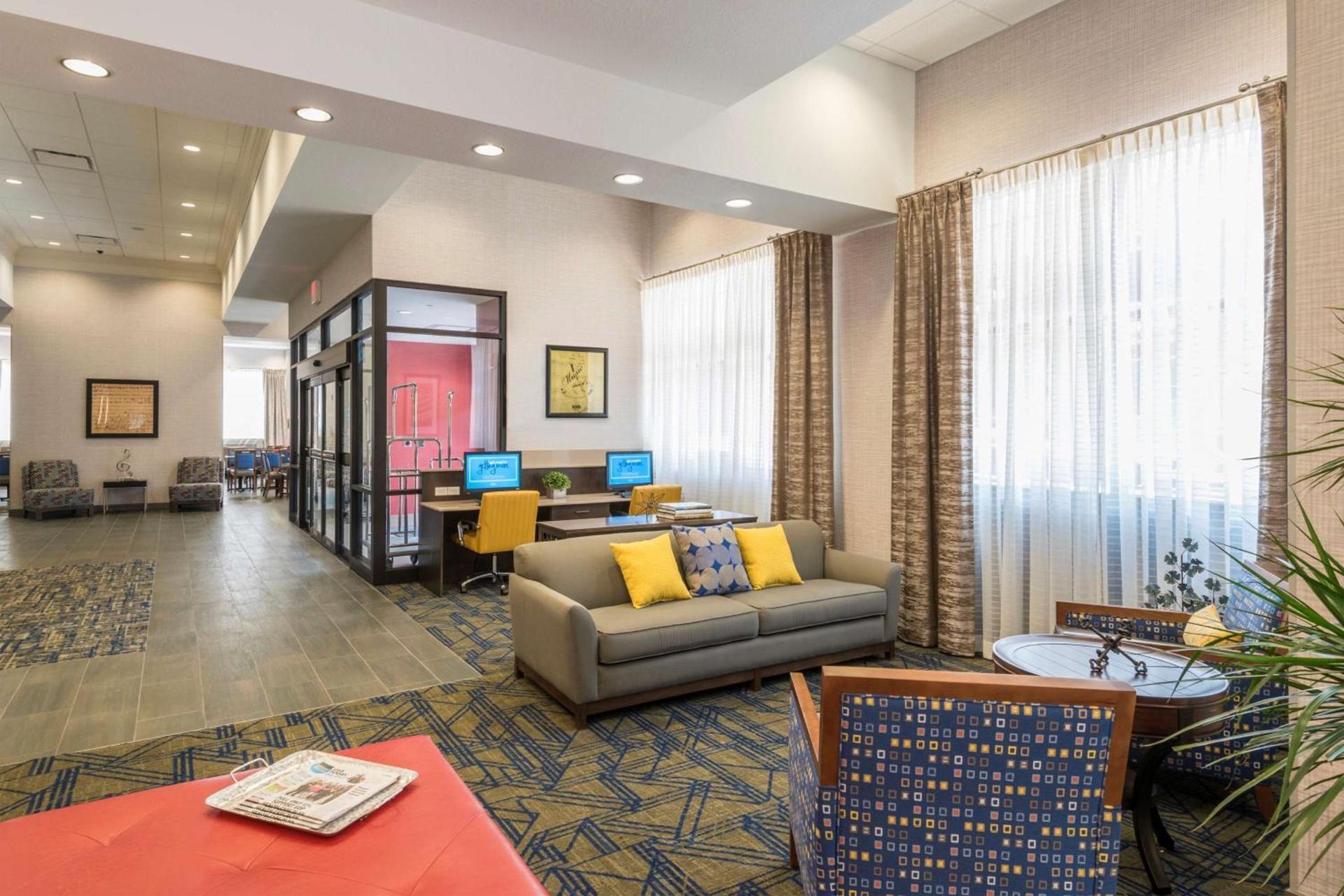 Hampton Inn & Suites Tulsa Downtown, Ok photo 5