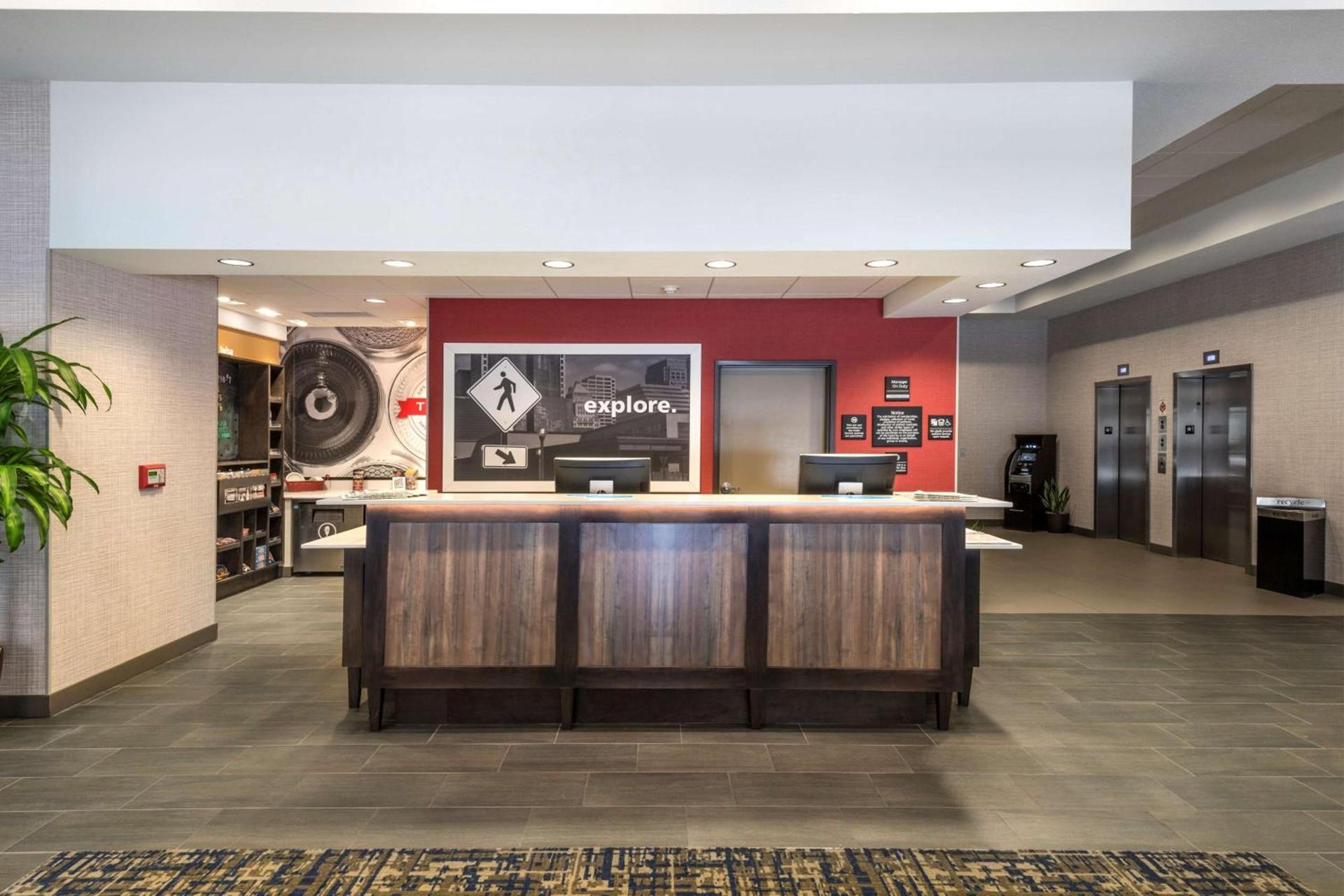 Hampton Inn & Suites Tulsa Downtown, Ok photo 6