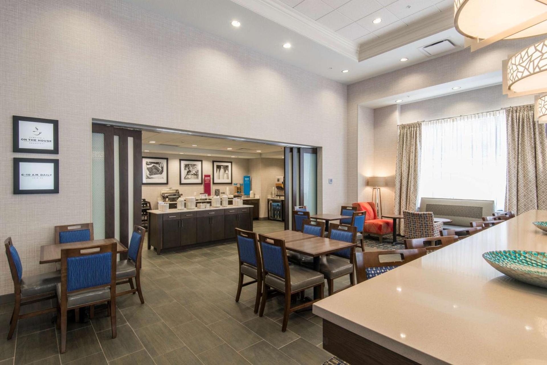 Hampton Inn & Suites Tulsa Downtown, Ok photo 10