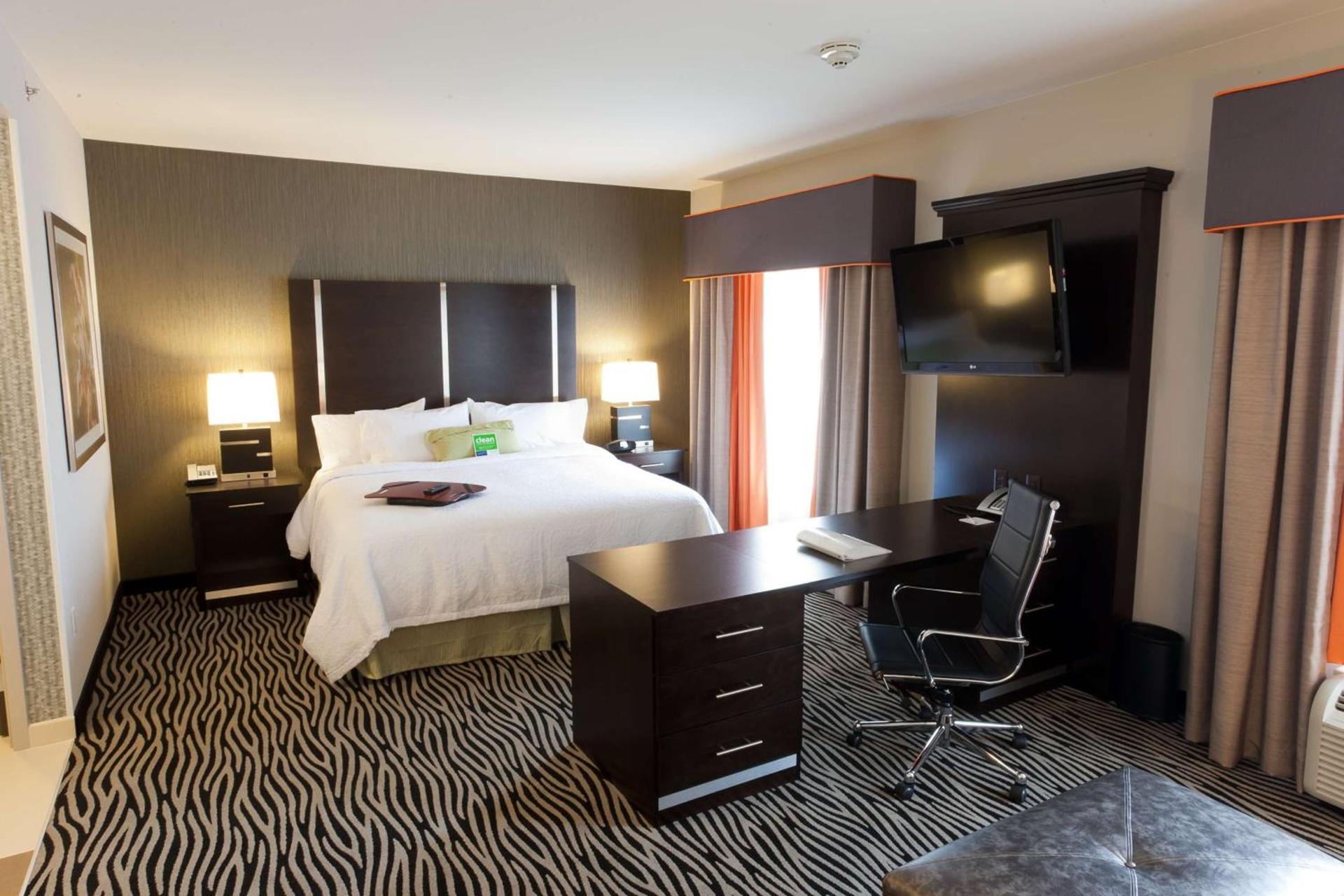 Hampton Inn and Suites Tulsa Central photo 27