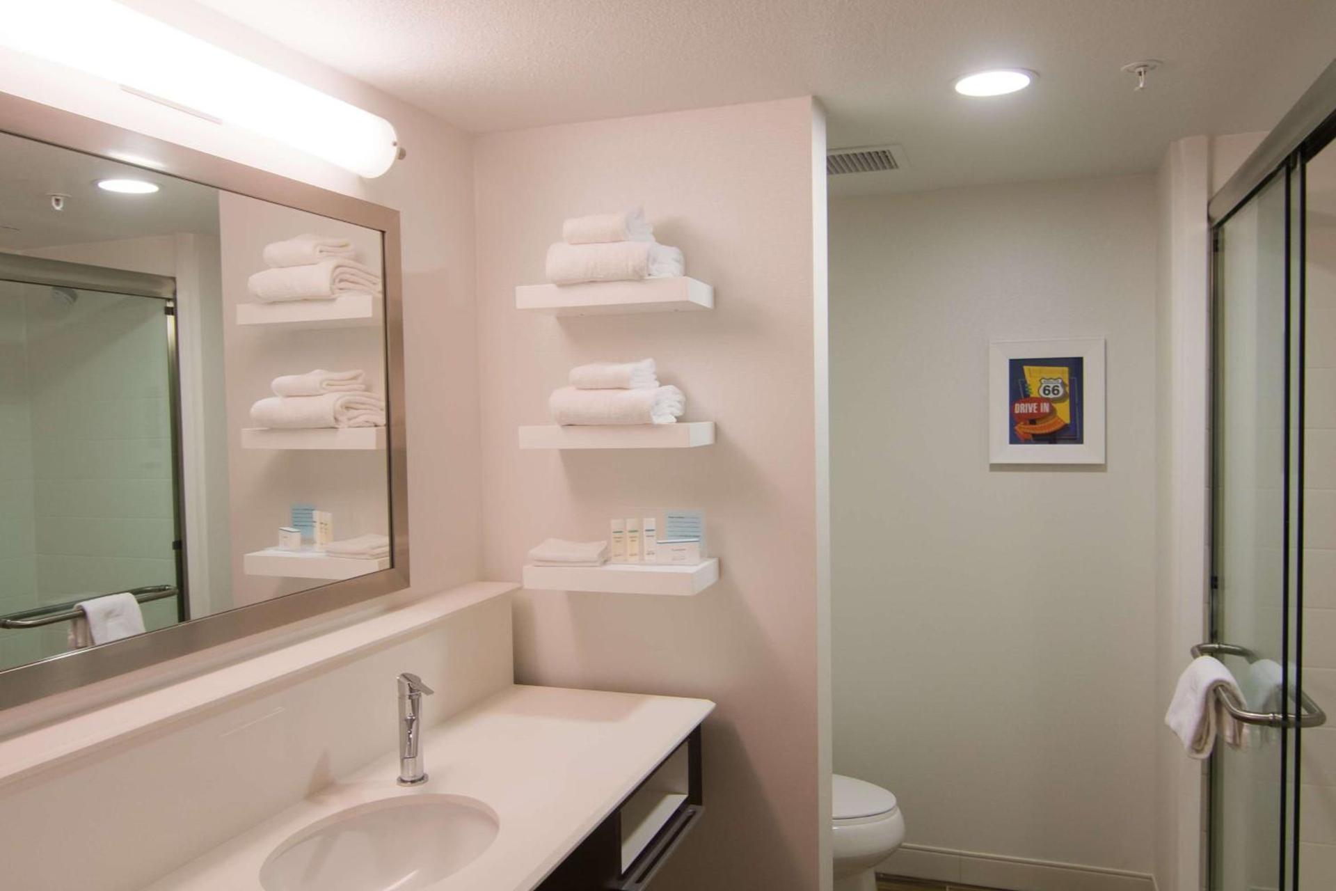 Hampton Inn & Suites Tulsa Downtown, Ok photo 17