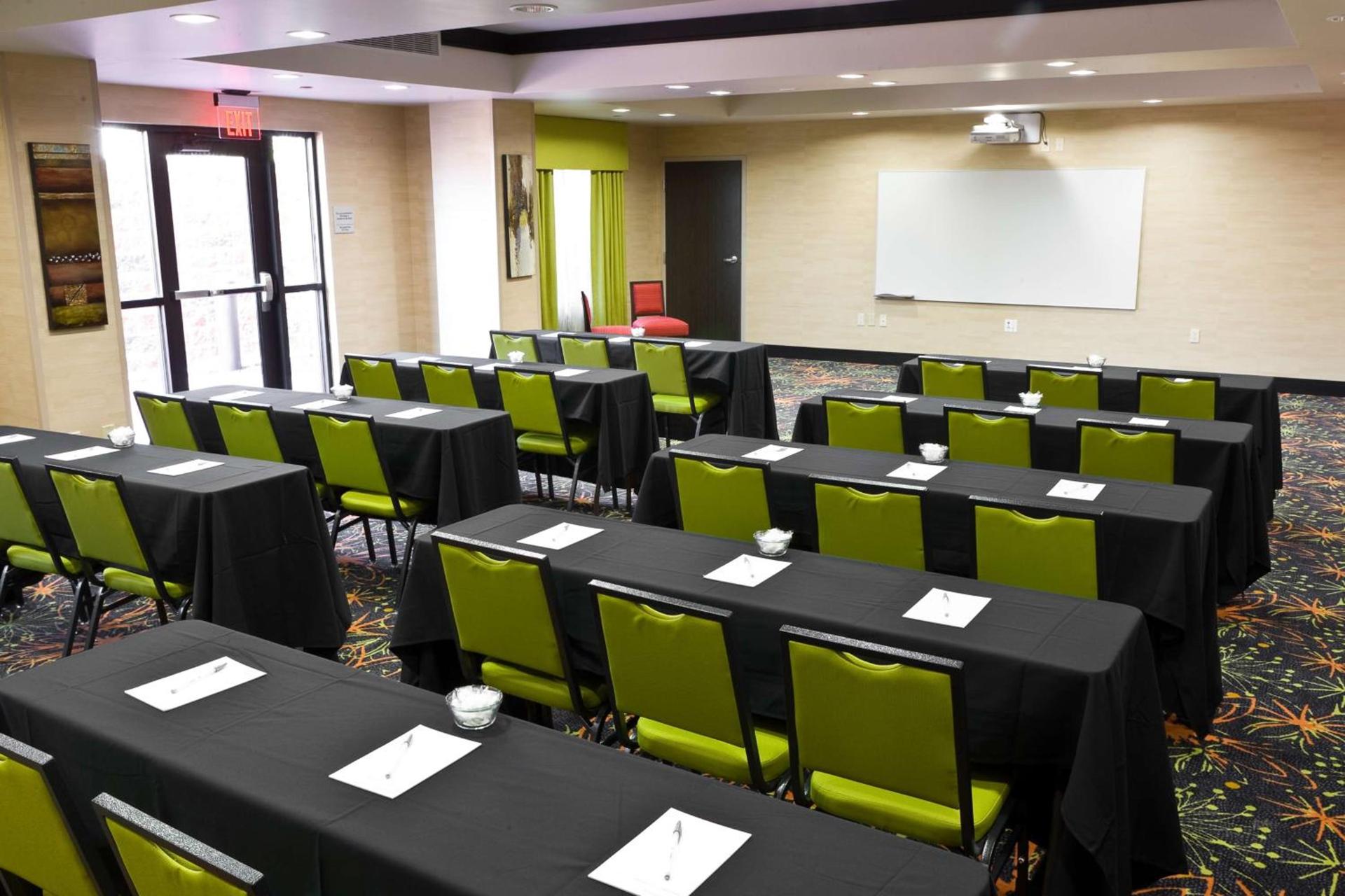 Hampton Inn and Suites Tulsa Central photo 28