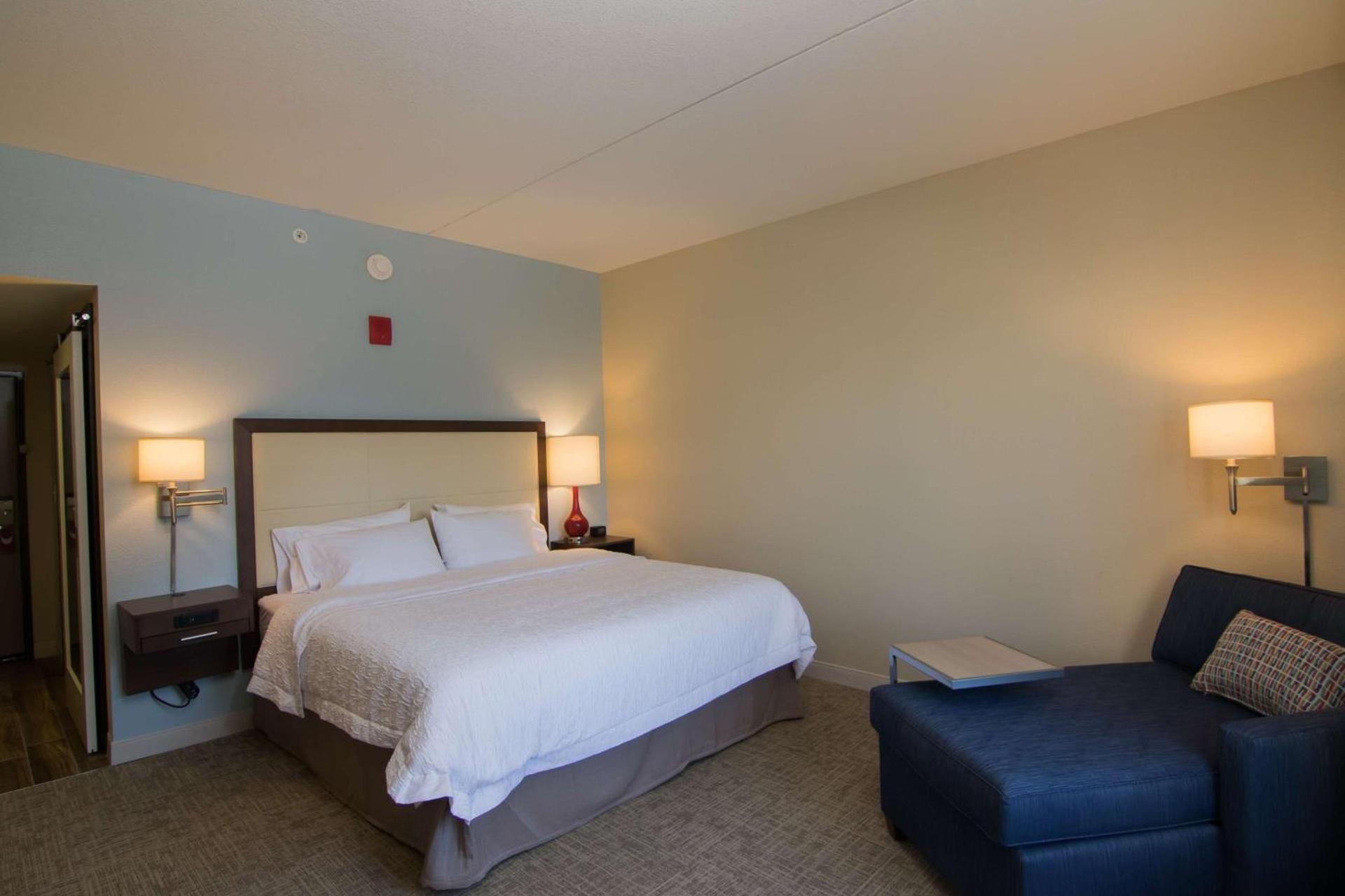 Hampton Inn & Suites Tulsa Downtown, Ok photo 23