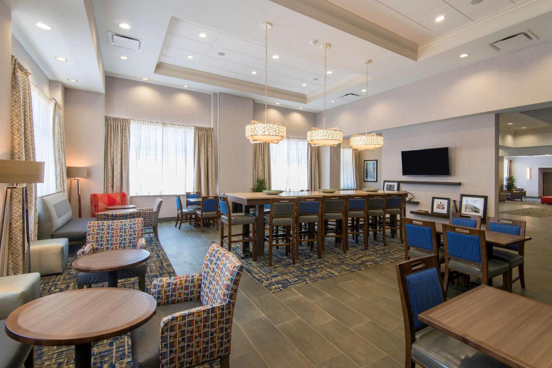 Hampton Inn & Suites Tulsa Downtown, Ok photo 26