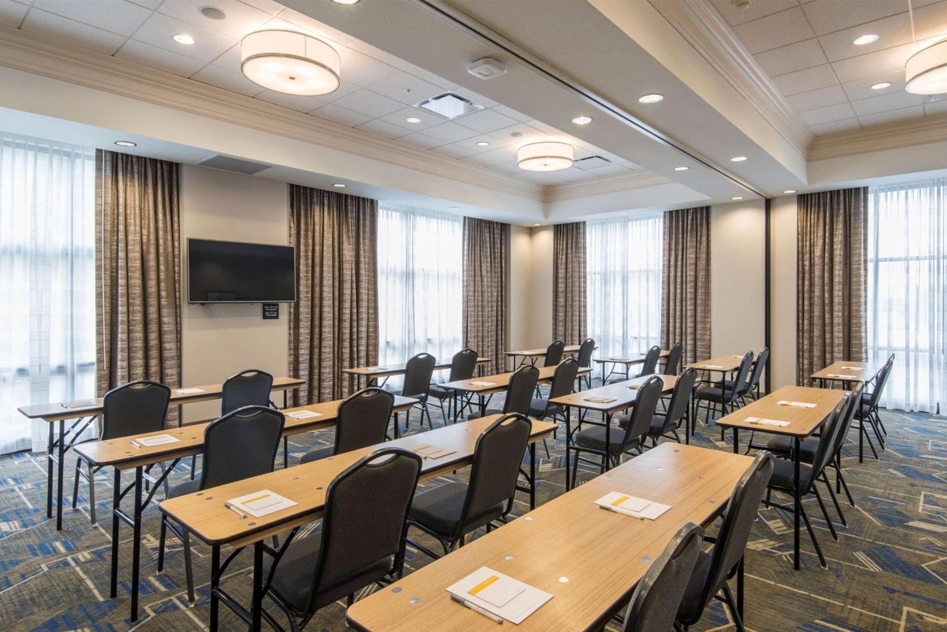 Hampton Inn & Suites Tulsa Downtown, Ok photo 30