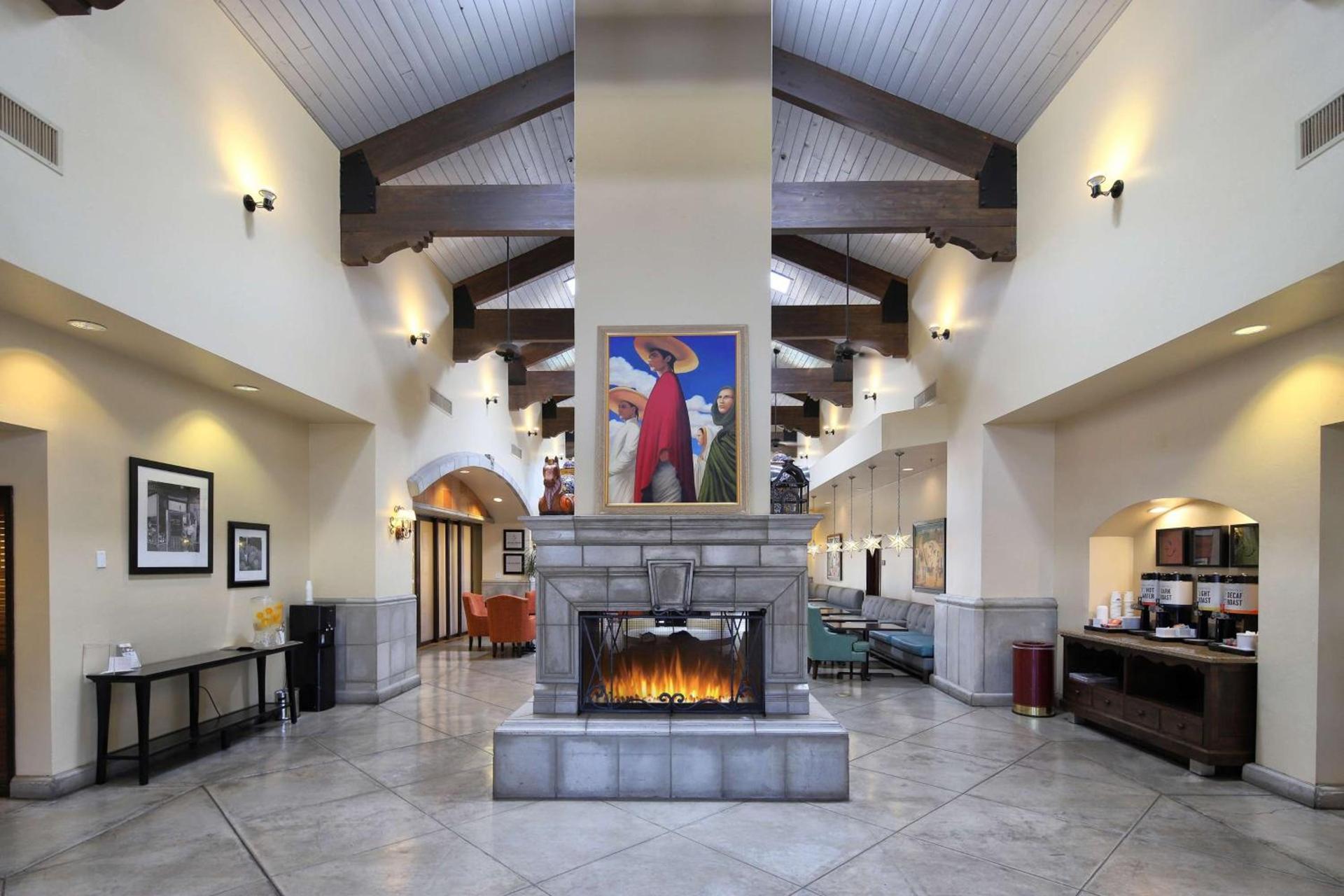 Hampton Inn & Suites Tucson Mall photo 10