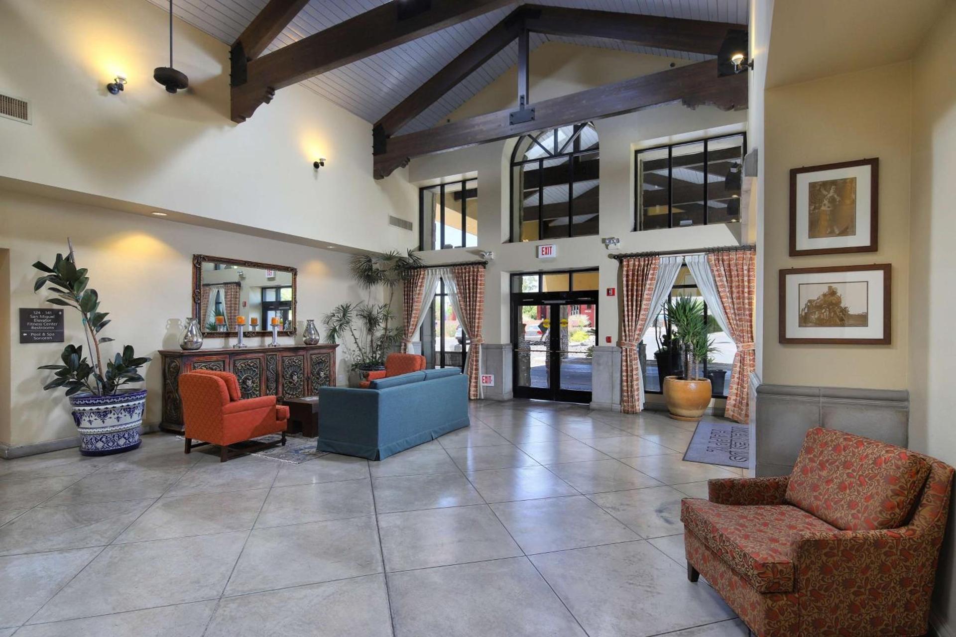 Hampton Inn & Suites Tucson Mall photo 11