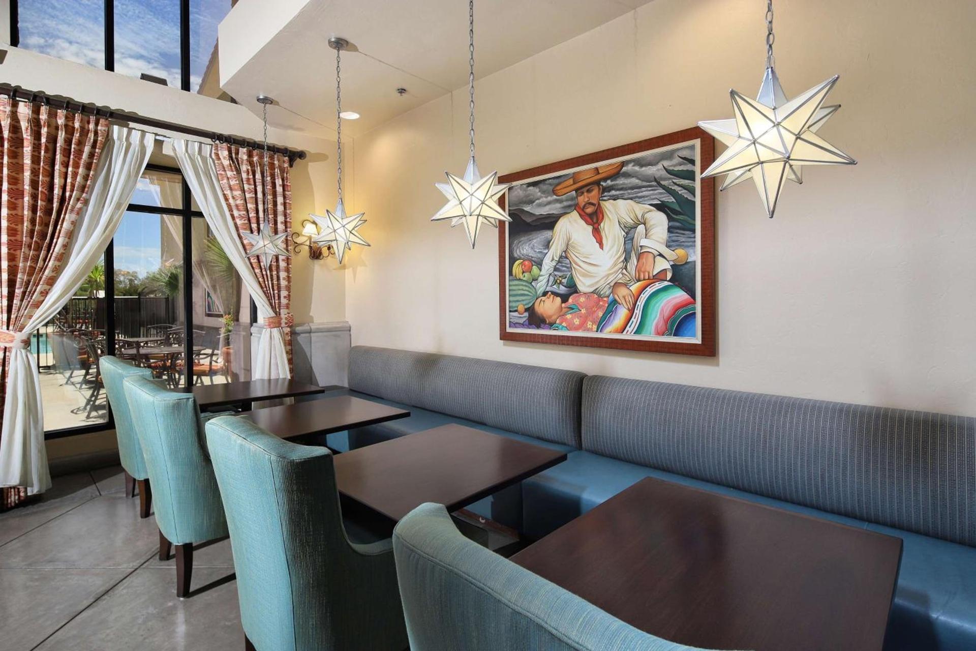 Hampton Inn & Suites Tucson Mall photo 17