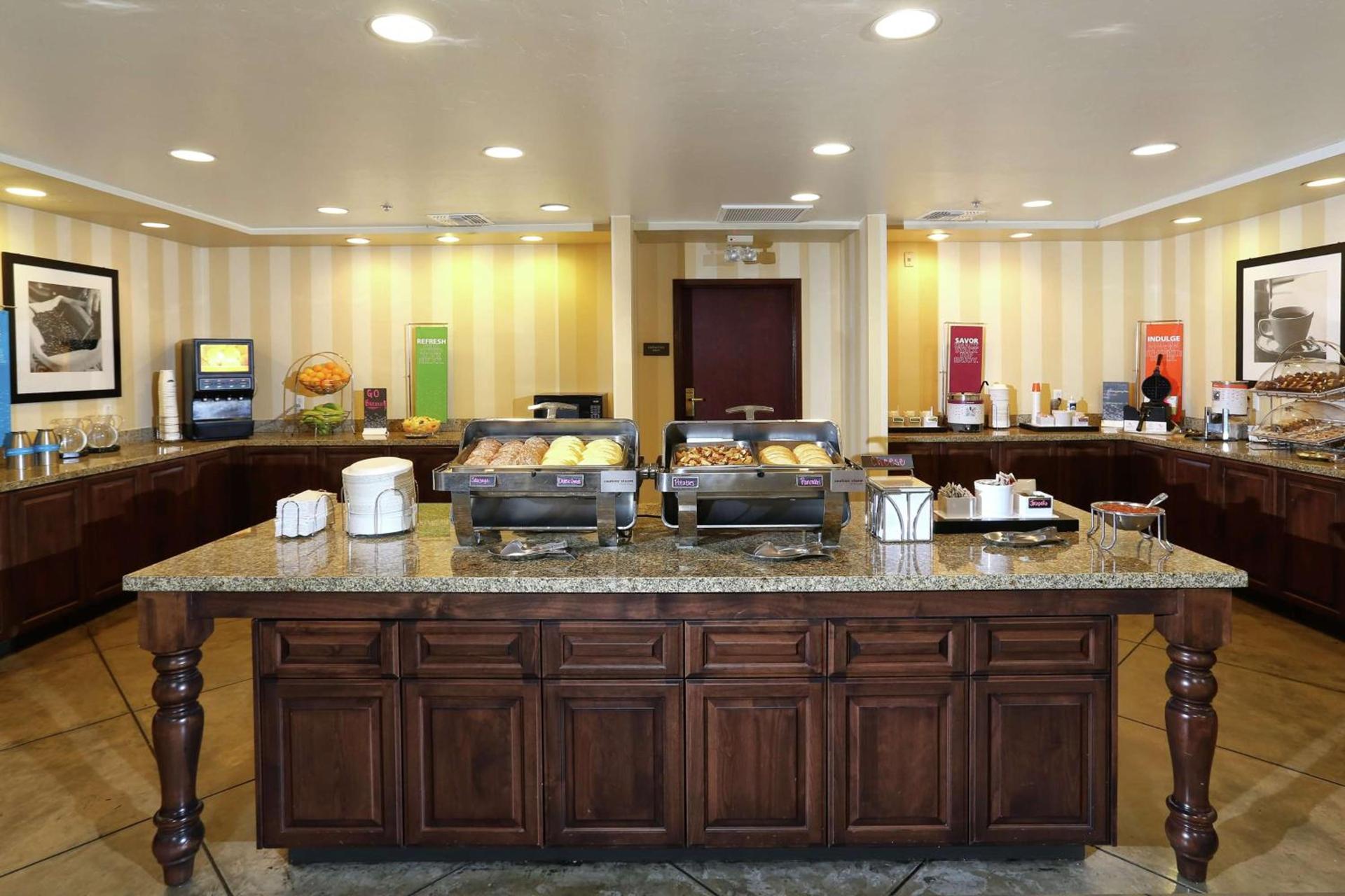 Hampton Inn & Suites Tucson Mall photo 25