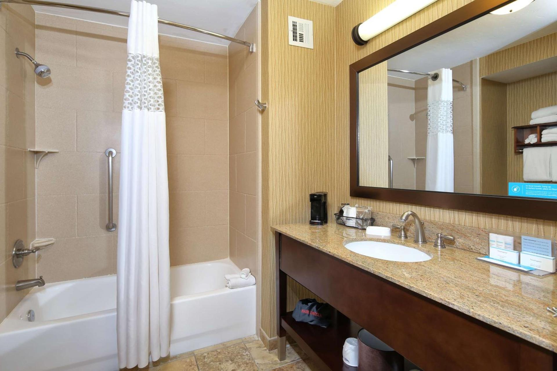 Hampton Inn & Suites Tucson Mall photo 30