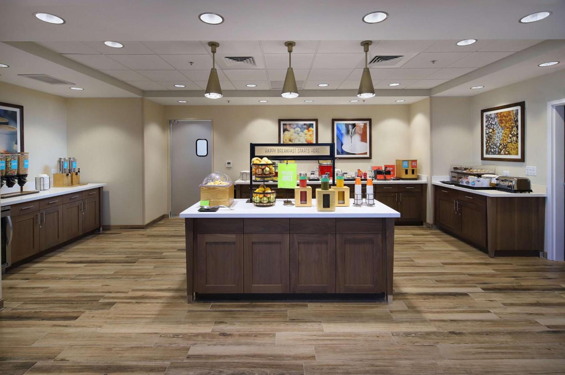 Hampton Inn Suites Tucson Tech Park photo 9