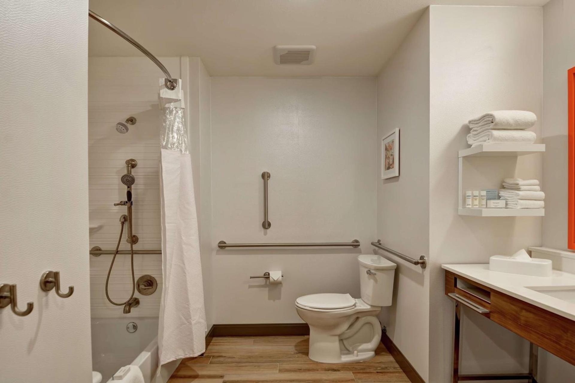 Hampton Inn Suites Tucson Tech Park photo 22