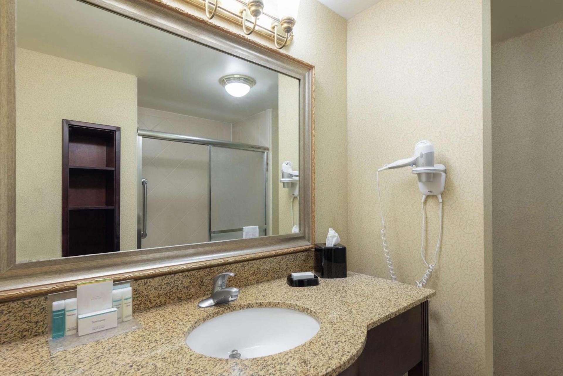 Hampton Inn & Suites - Vicksburg photo 46