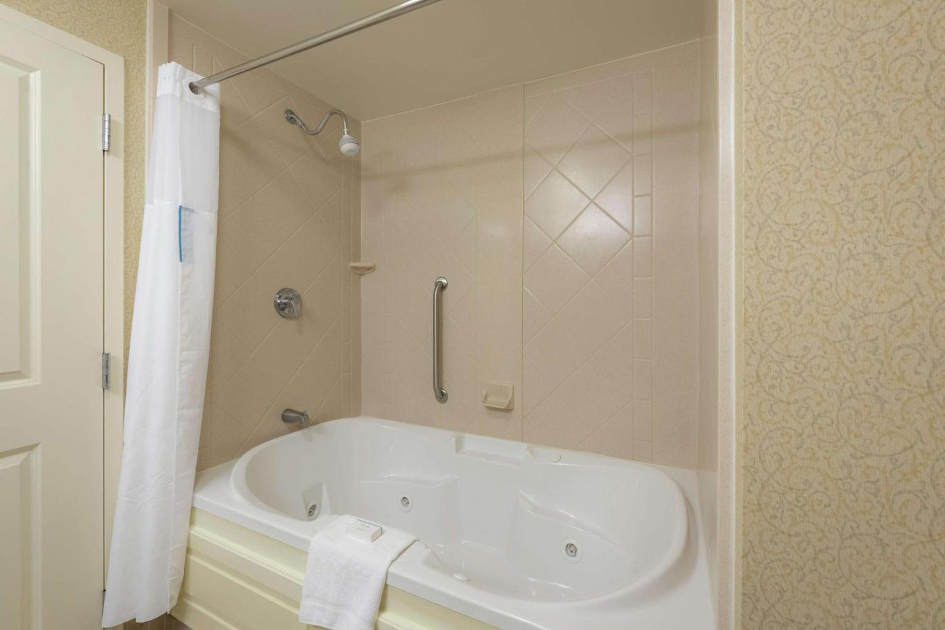 Hampton Inn & Suites - Vicksburg photo 66