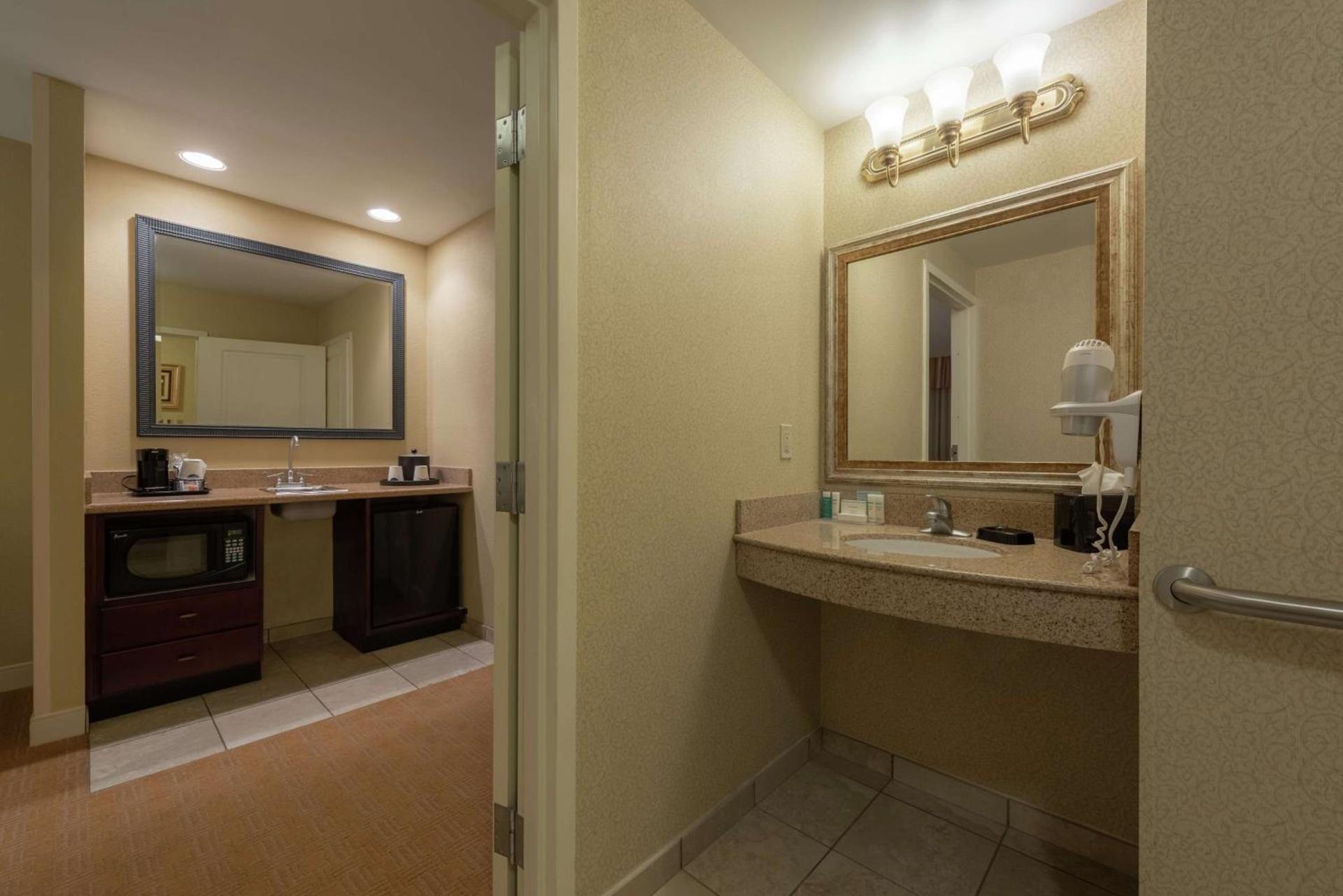 Hampton Inn & Suites - Vicksburg photo 79