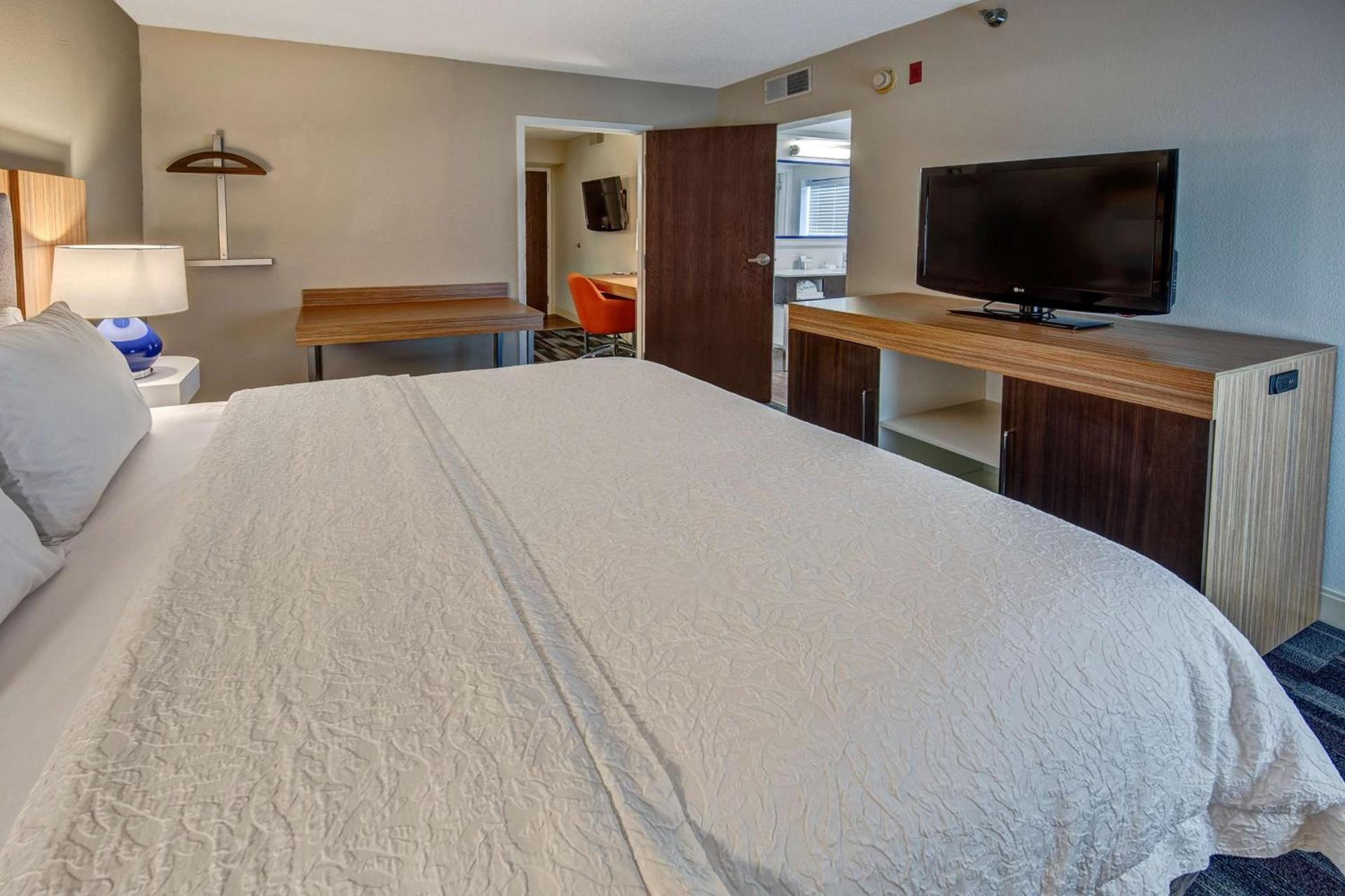 Hampton Inn Dumfries/Quantico photo 38