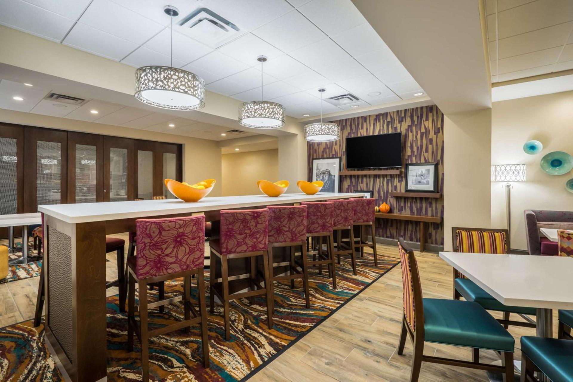 Hampton Inn Newport photo 5
