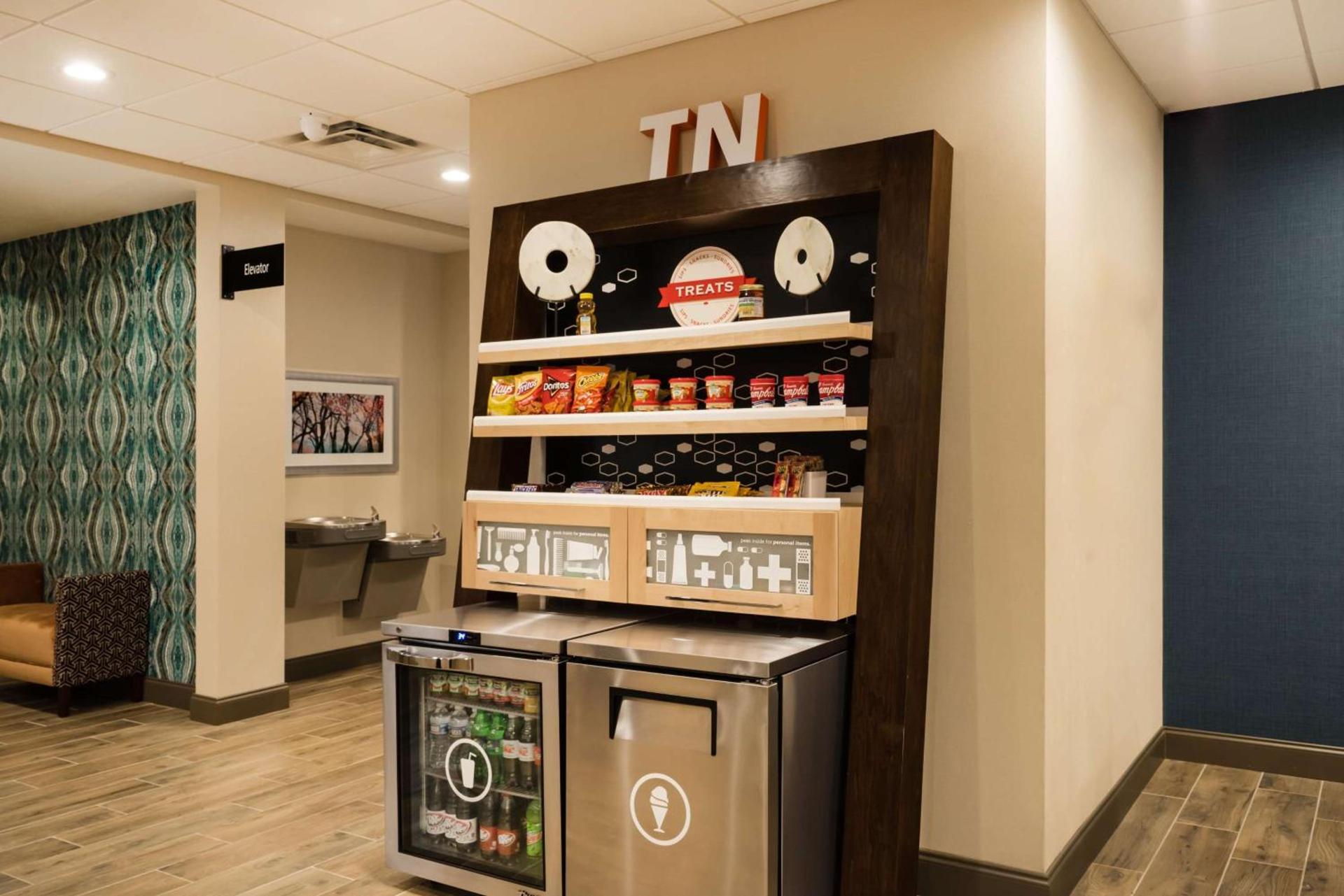 Hampton Inn Newport photo 9