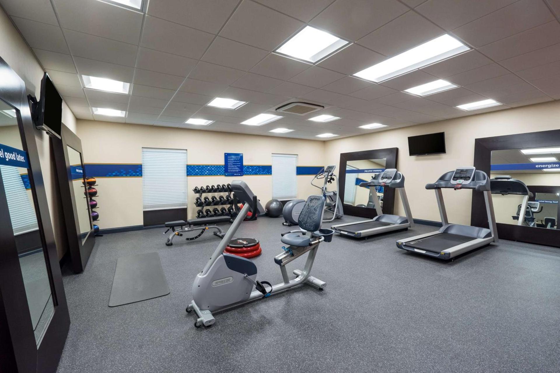 Hampton Inn Newport photo 11