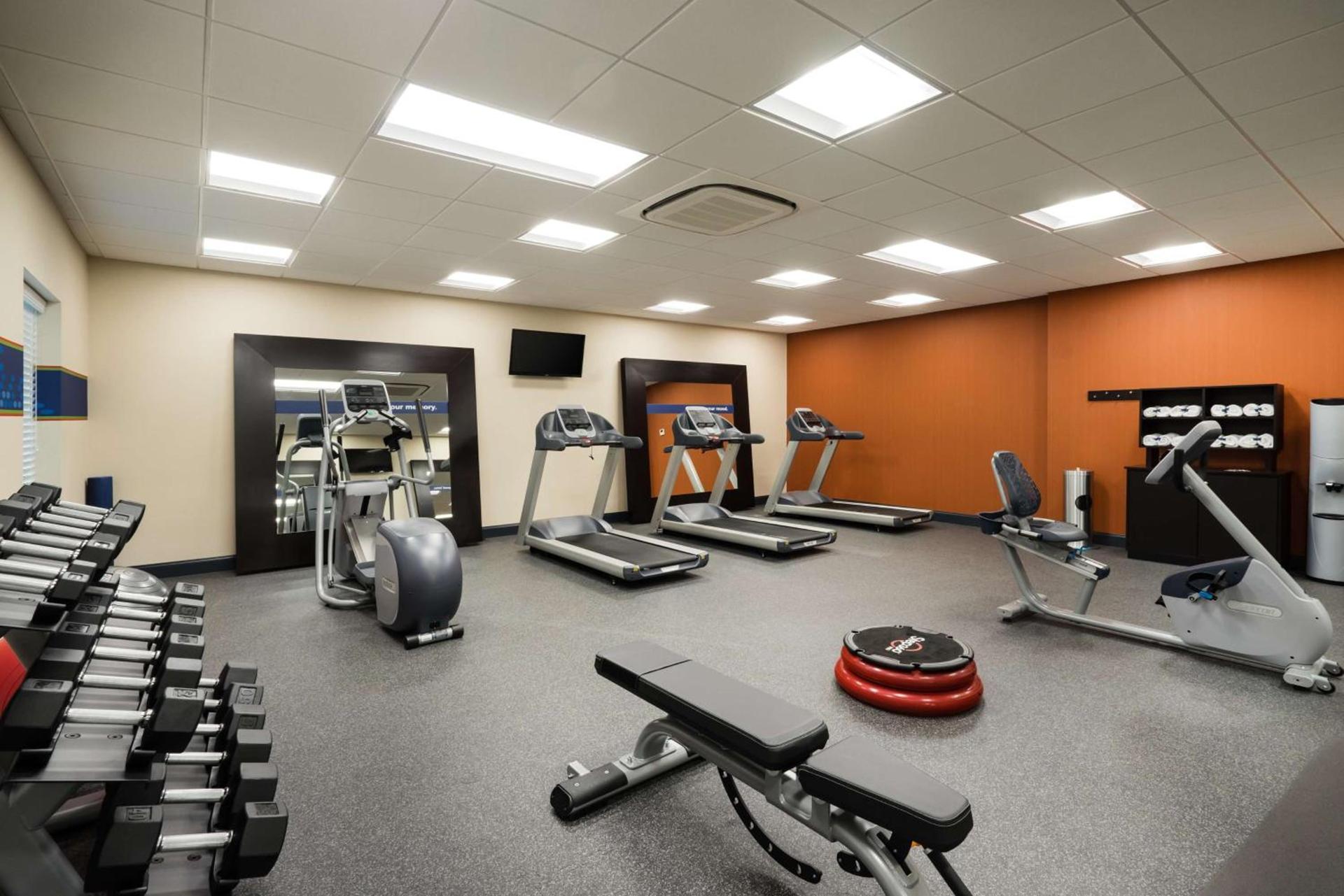 Hampton Inn Newport photo 12