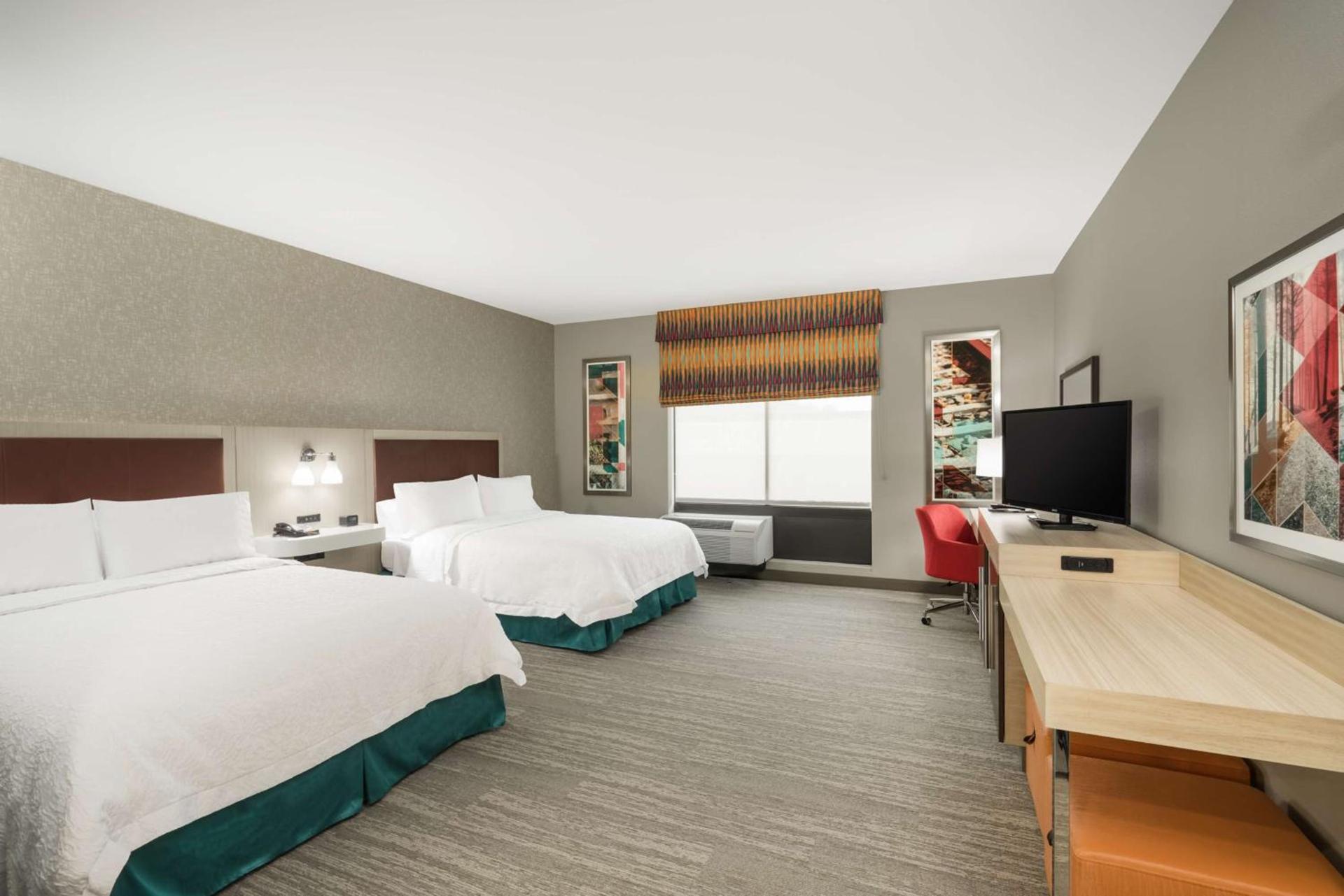 Hampton Inn Newport photo 13