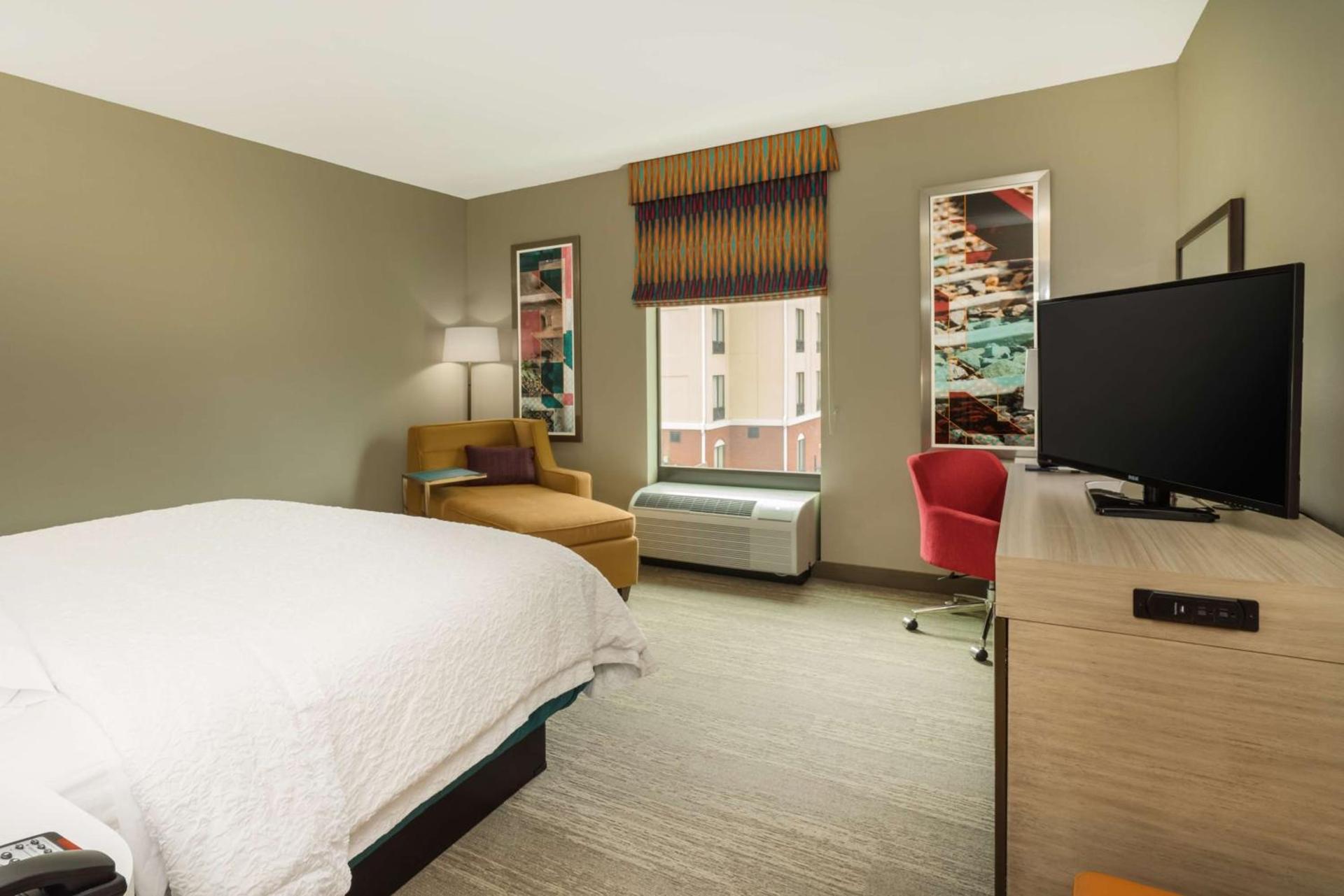 Hampton Inn Newport photo 15
