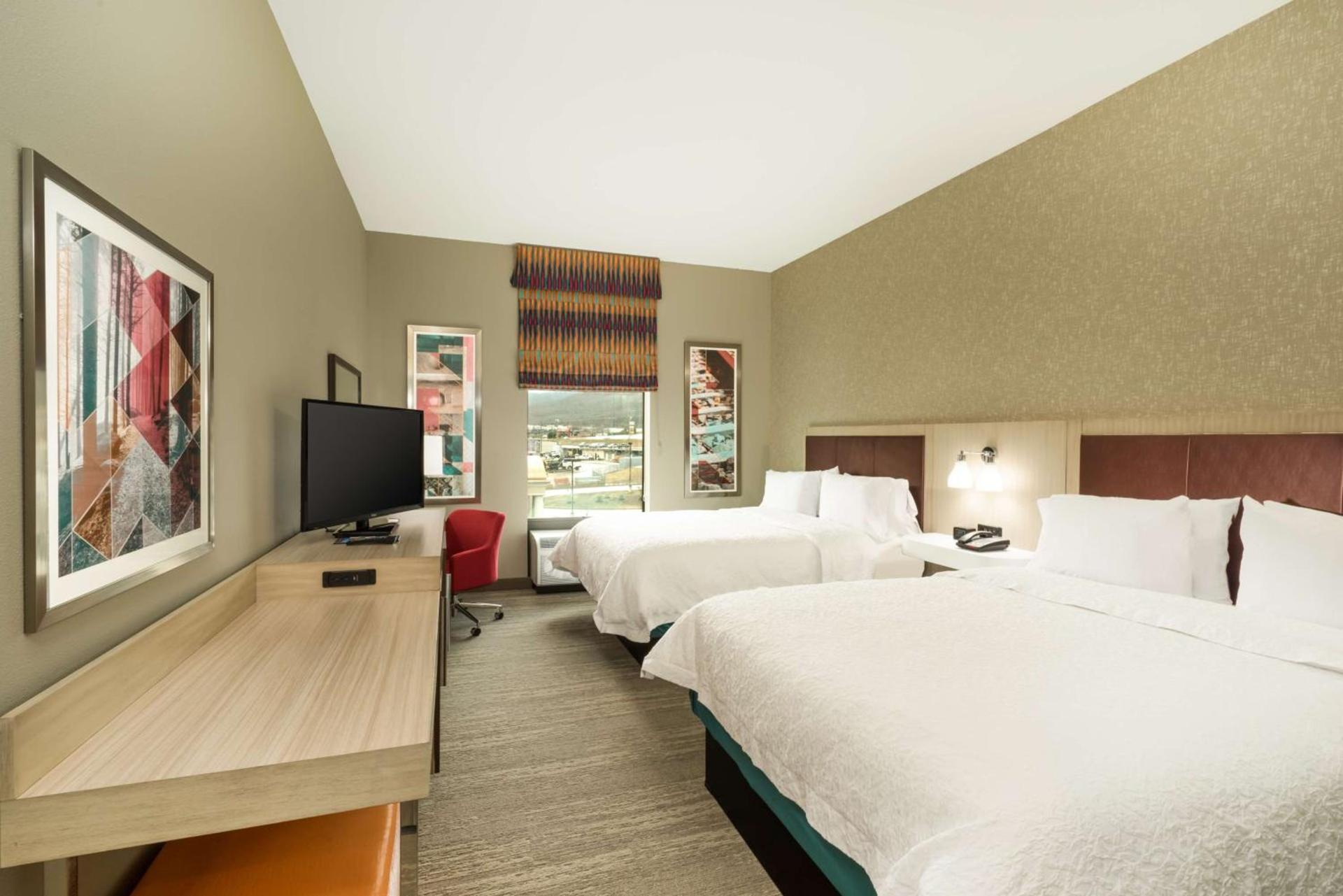 Hampton Inn Newport photo 17