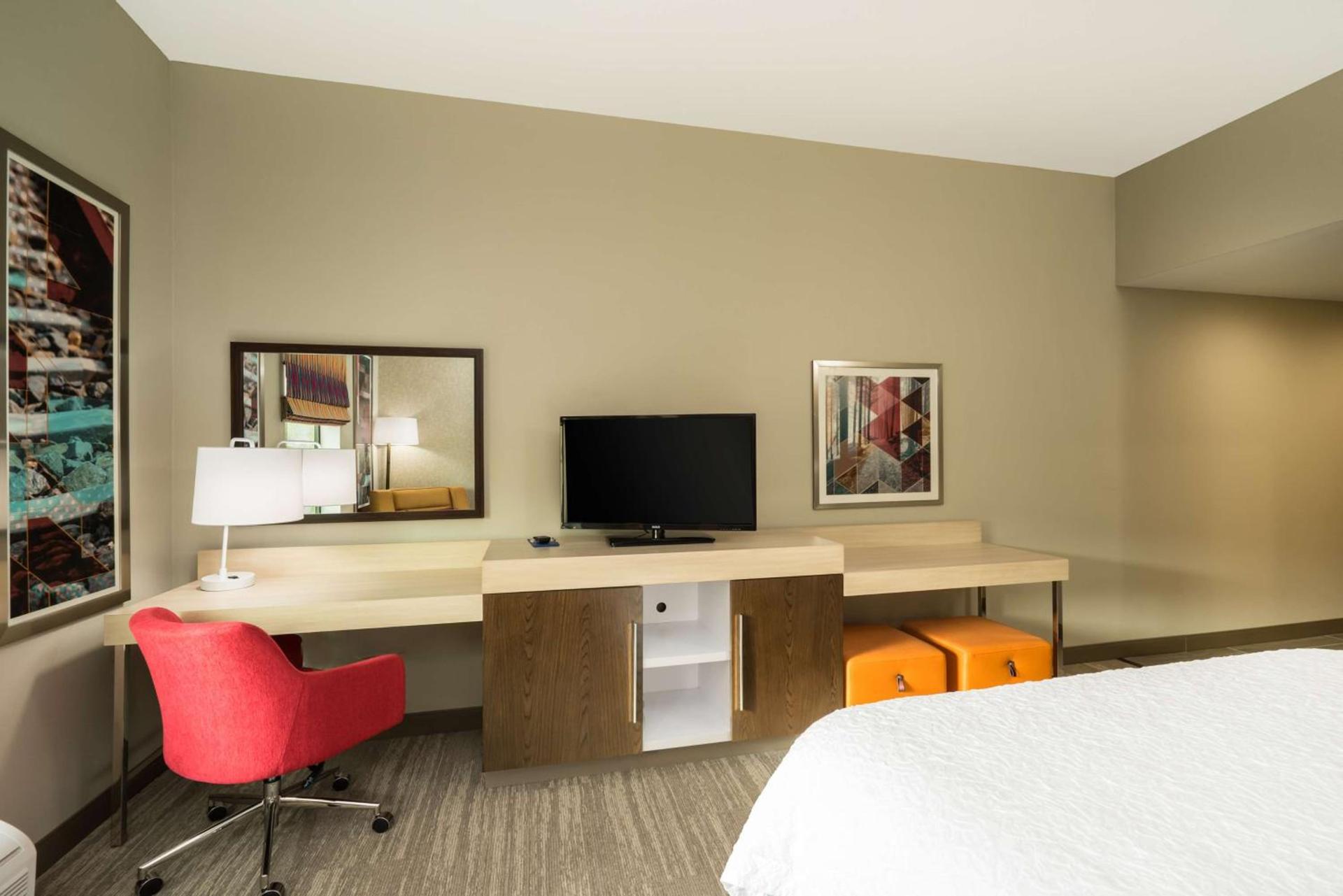 Hampton Inn Newport photo 19