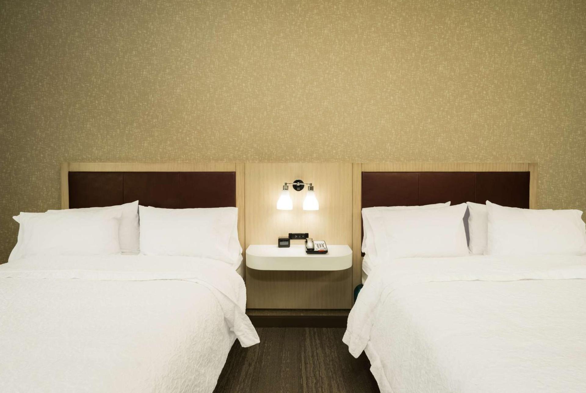Hampton Inn Newport photo 21
