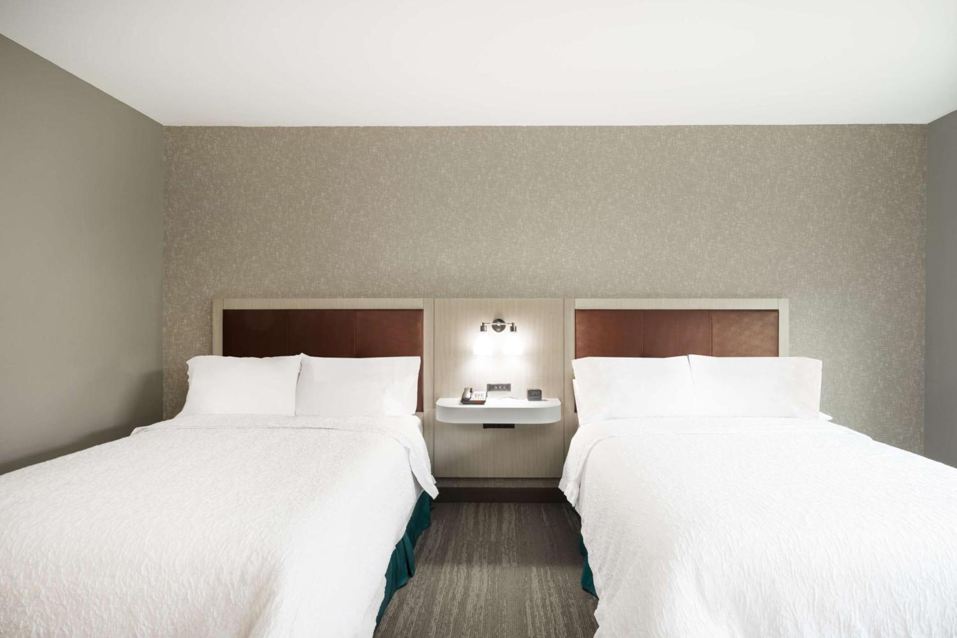 Hampton Inn Newport photo 22